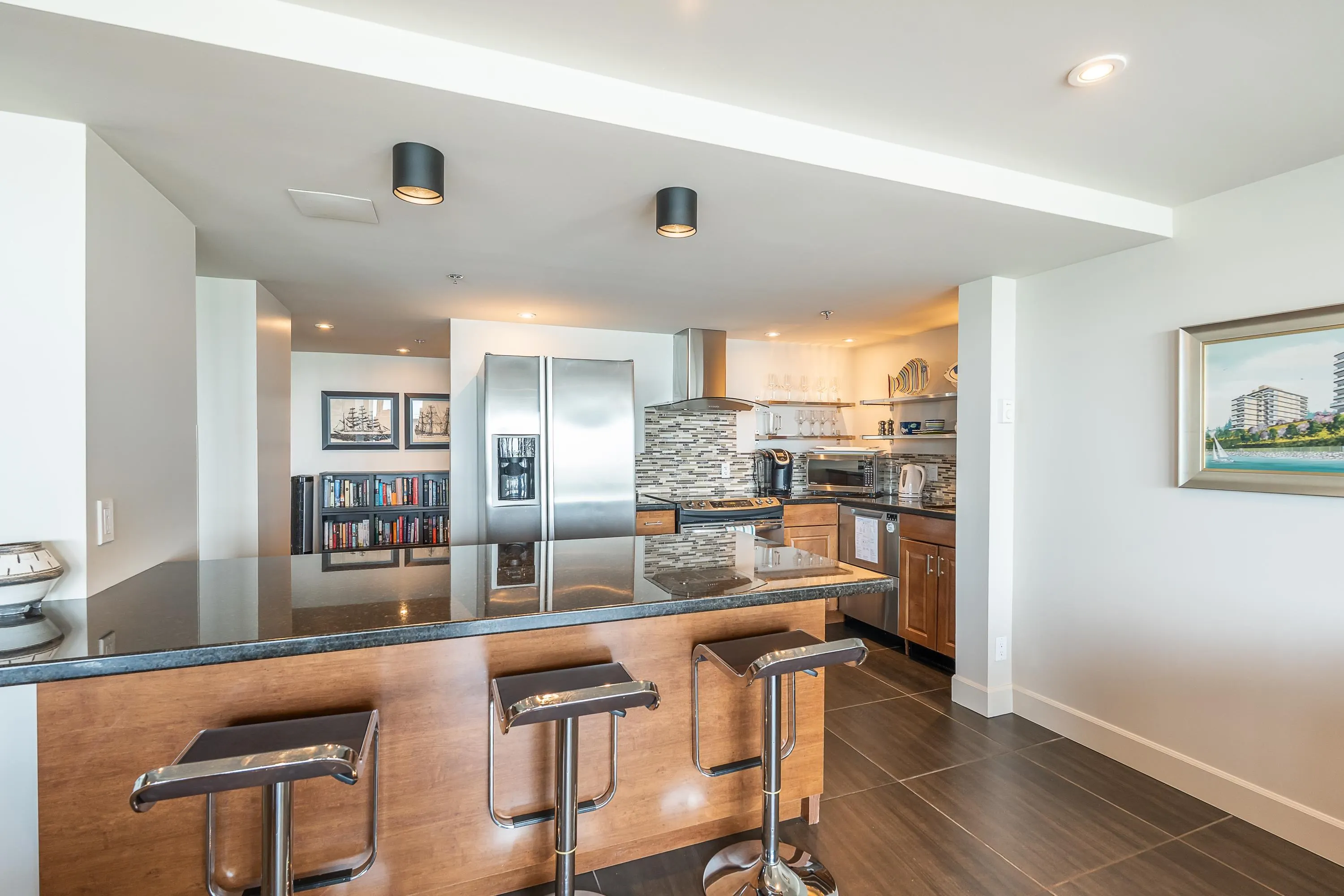 103 2108 Argyle Avenue