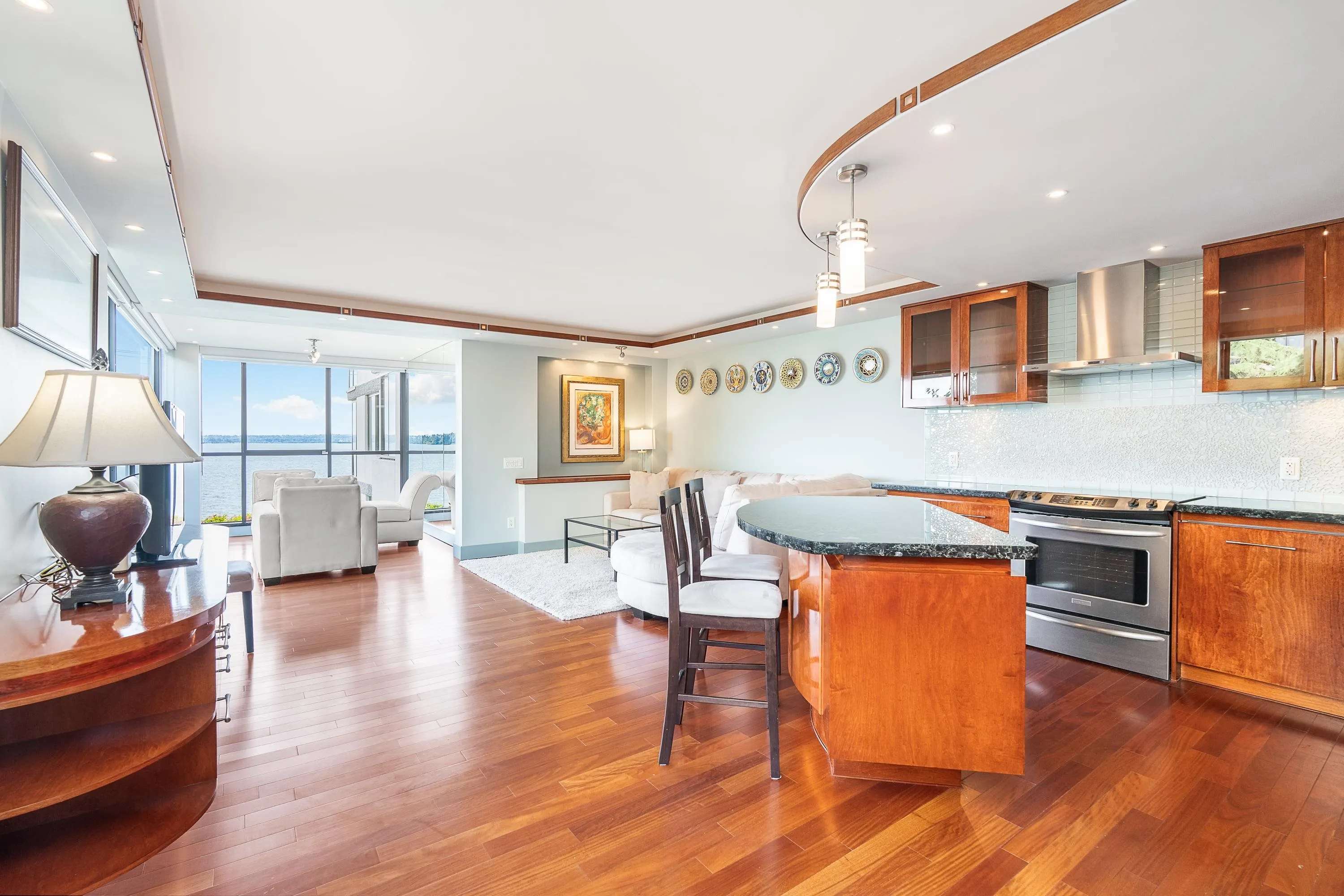 103 2108 Argyle Avenue