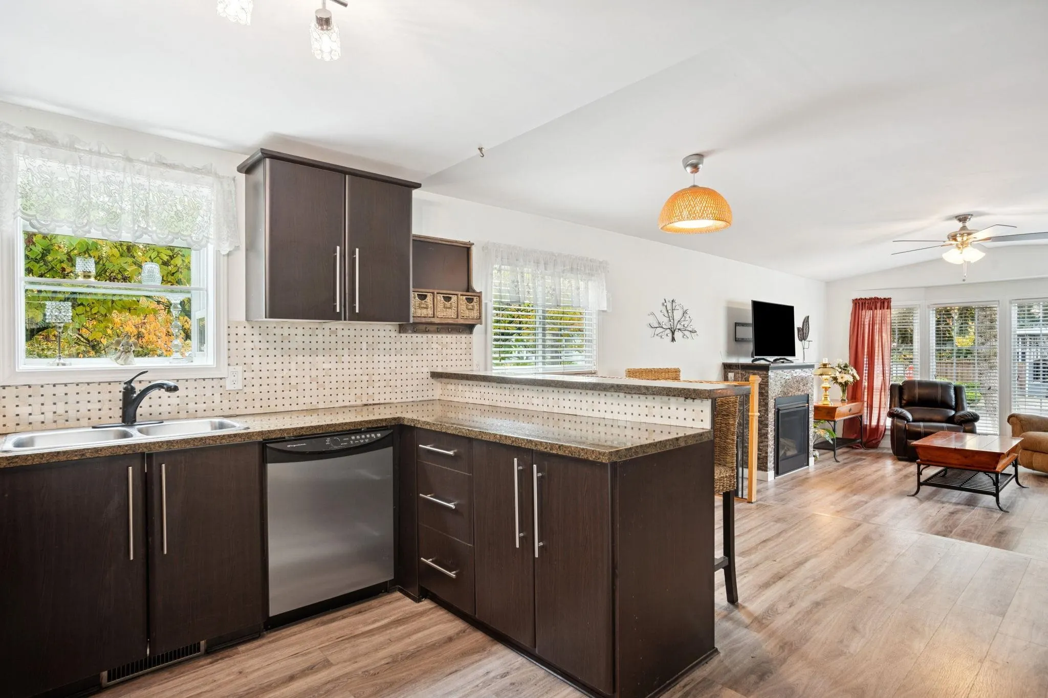 47 145 King Edward Street