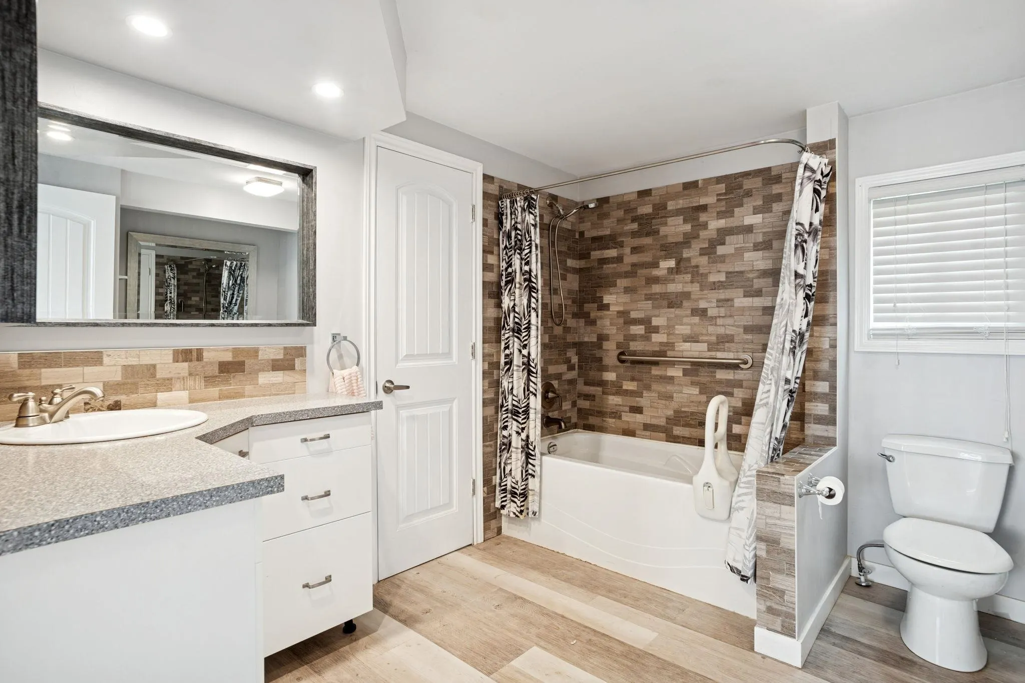 47 145 King Edward Street