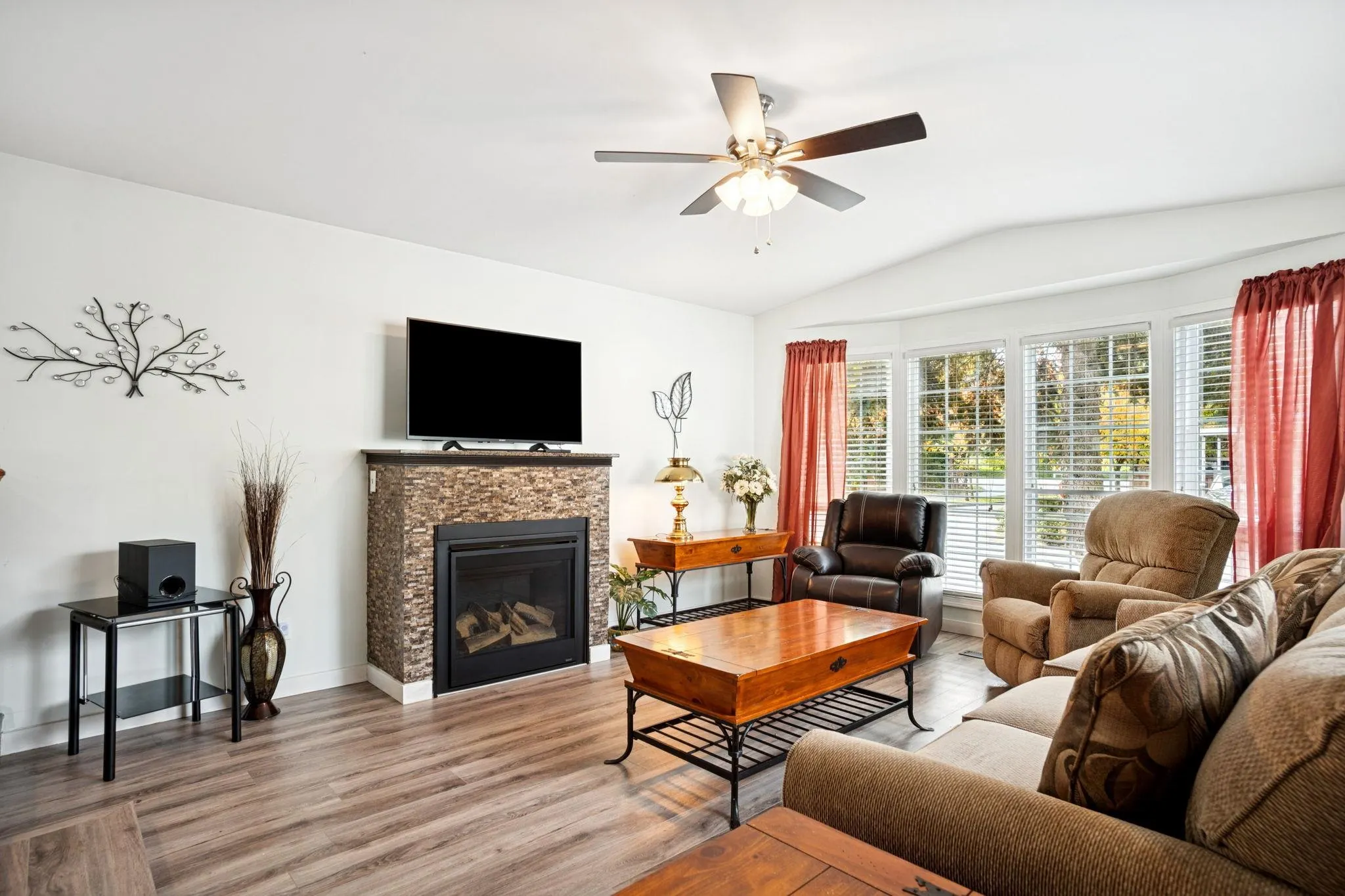 47 145 King Edward Street