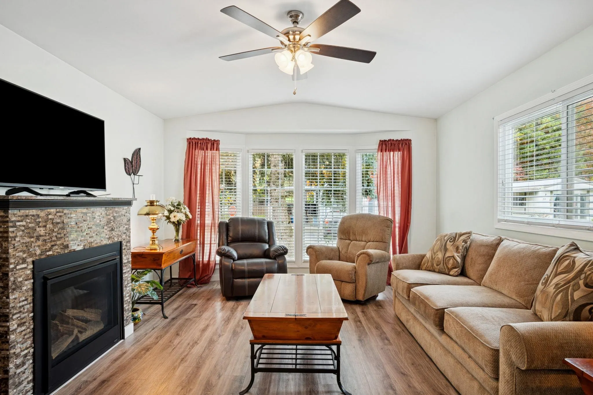 47 145 King Edward Street