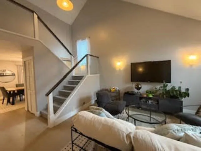 2474 Kensinngton Crescent