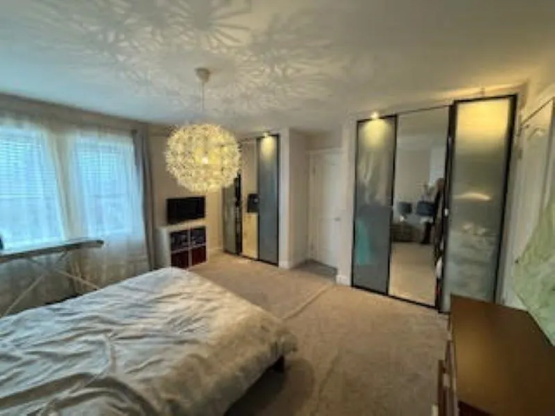 2474 Kensinngton Crescent