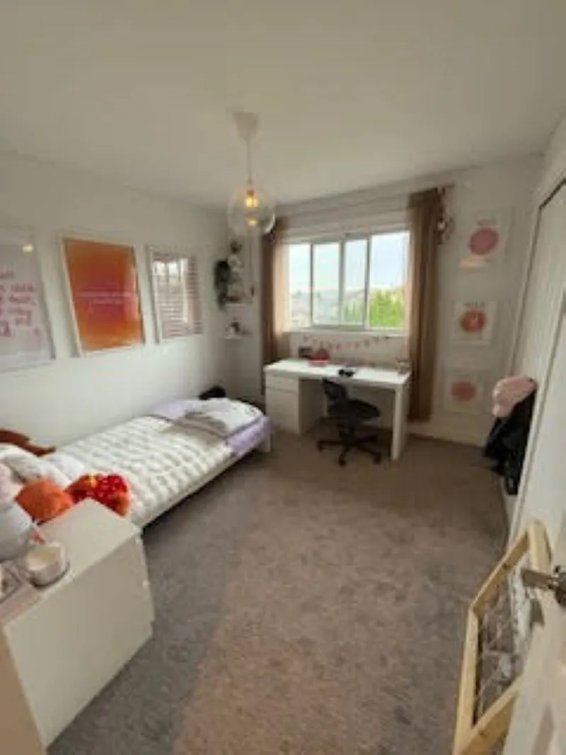 2474 Kensinngton Crescent