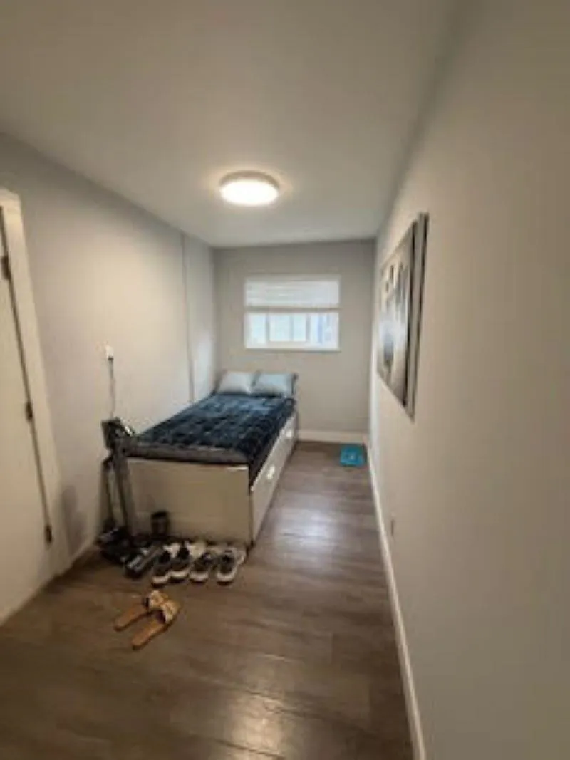 2474 Kensinngton Crescent