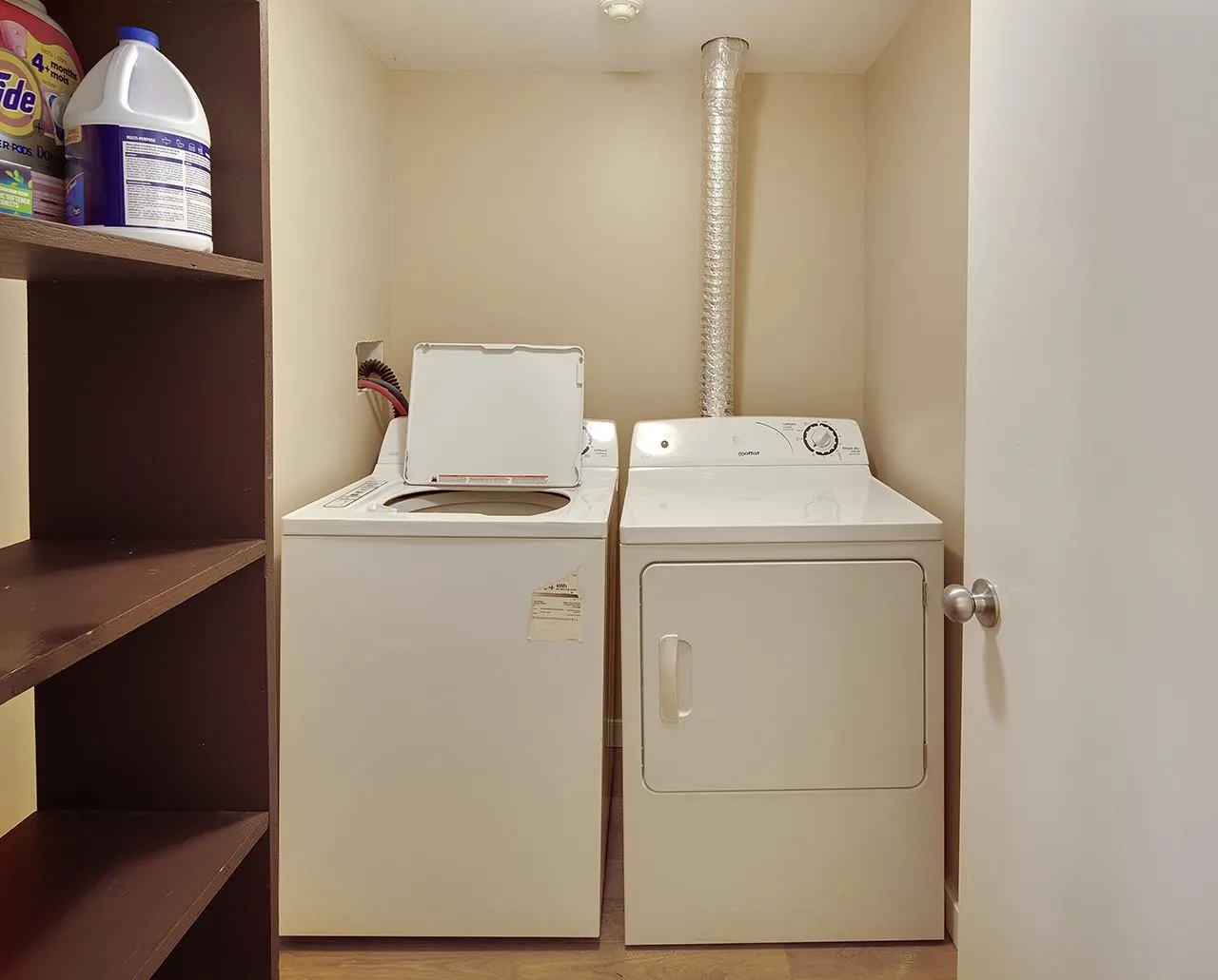 3380 Marquette Crescent