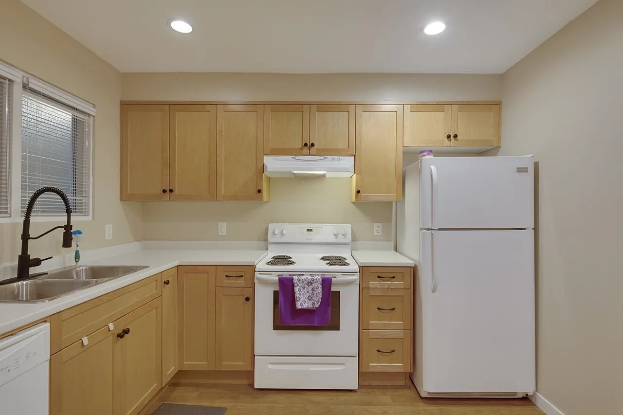 3380 Marquette Crescent