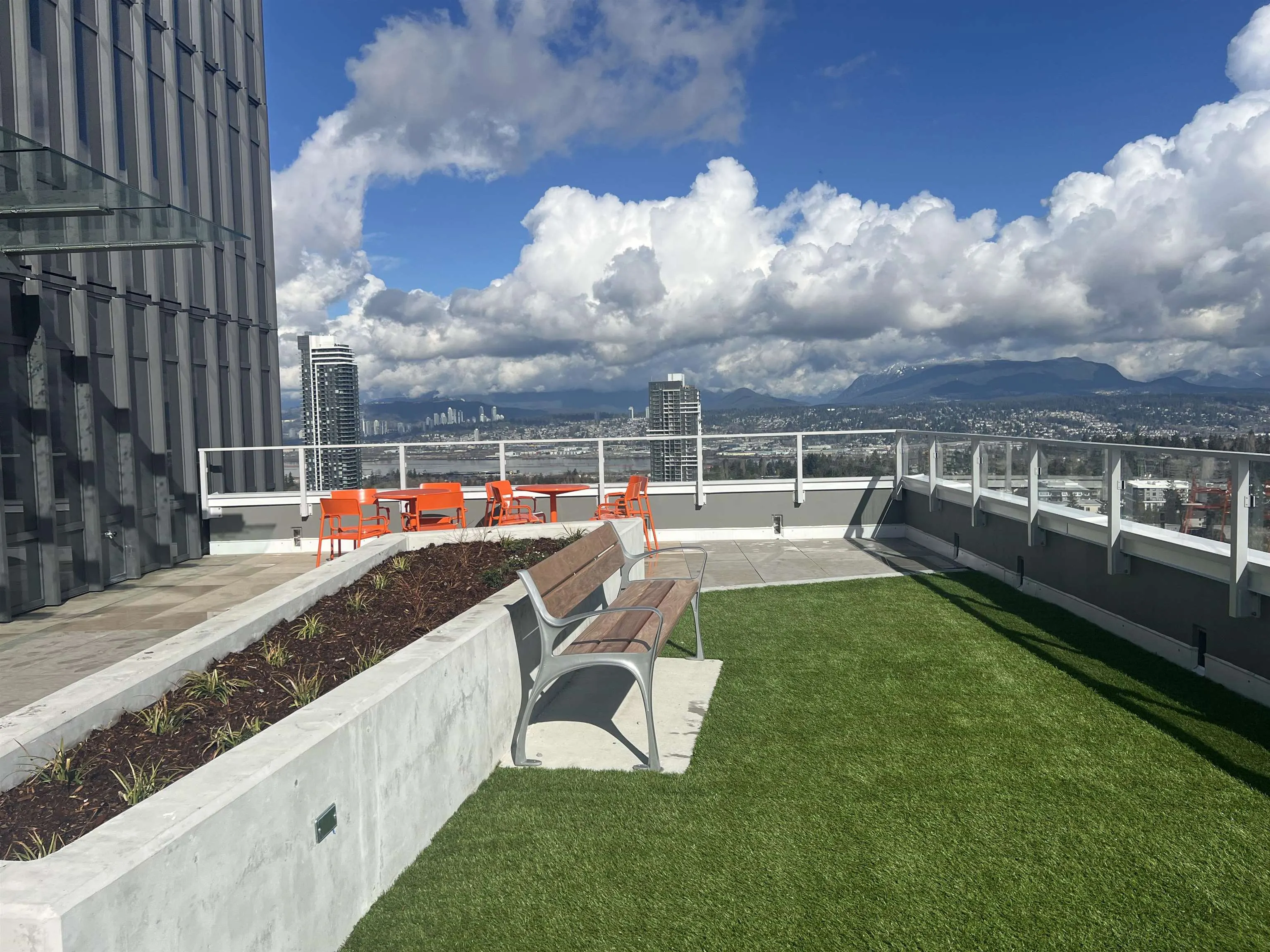 2003 10428 Whalley Boulevard