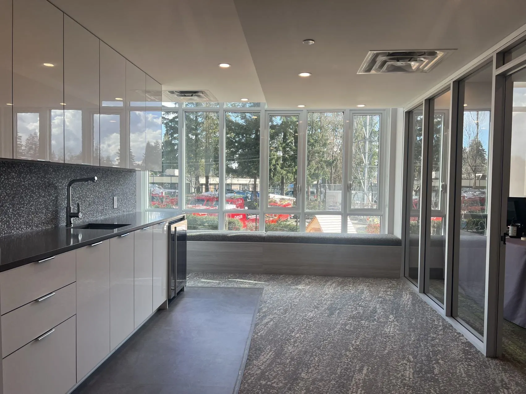 2003 10428 Whalley Boulevard