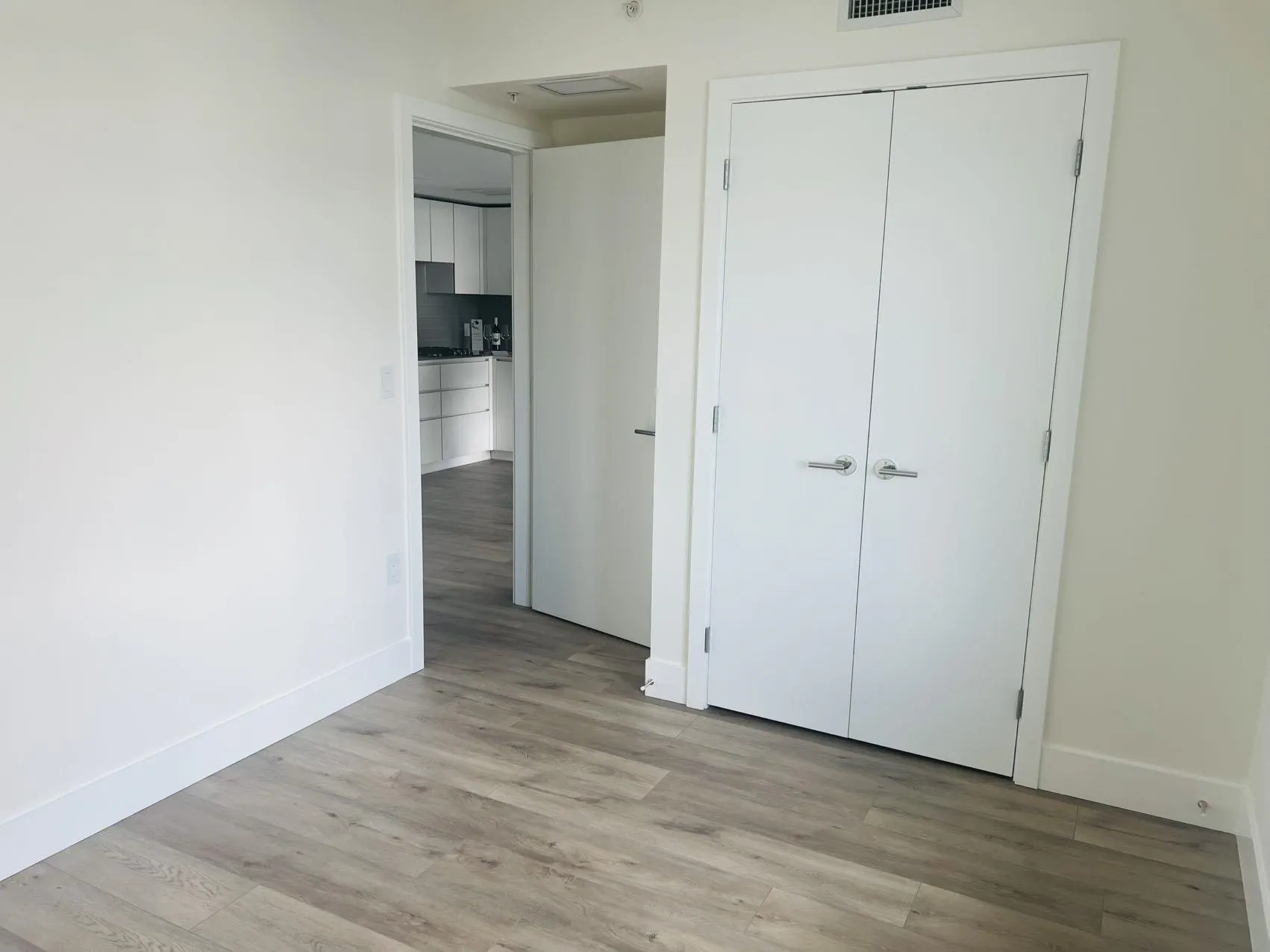 2003 10428 Whalley Boulevard