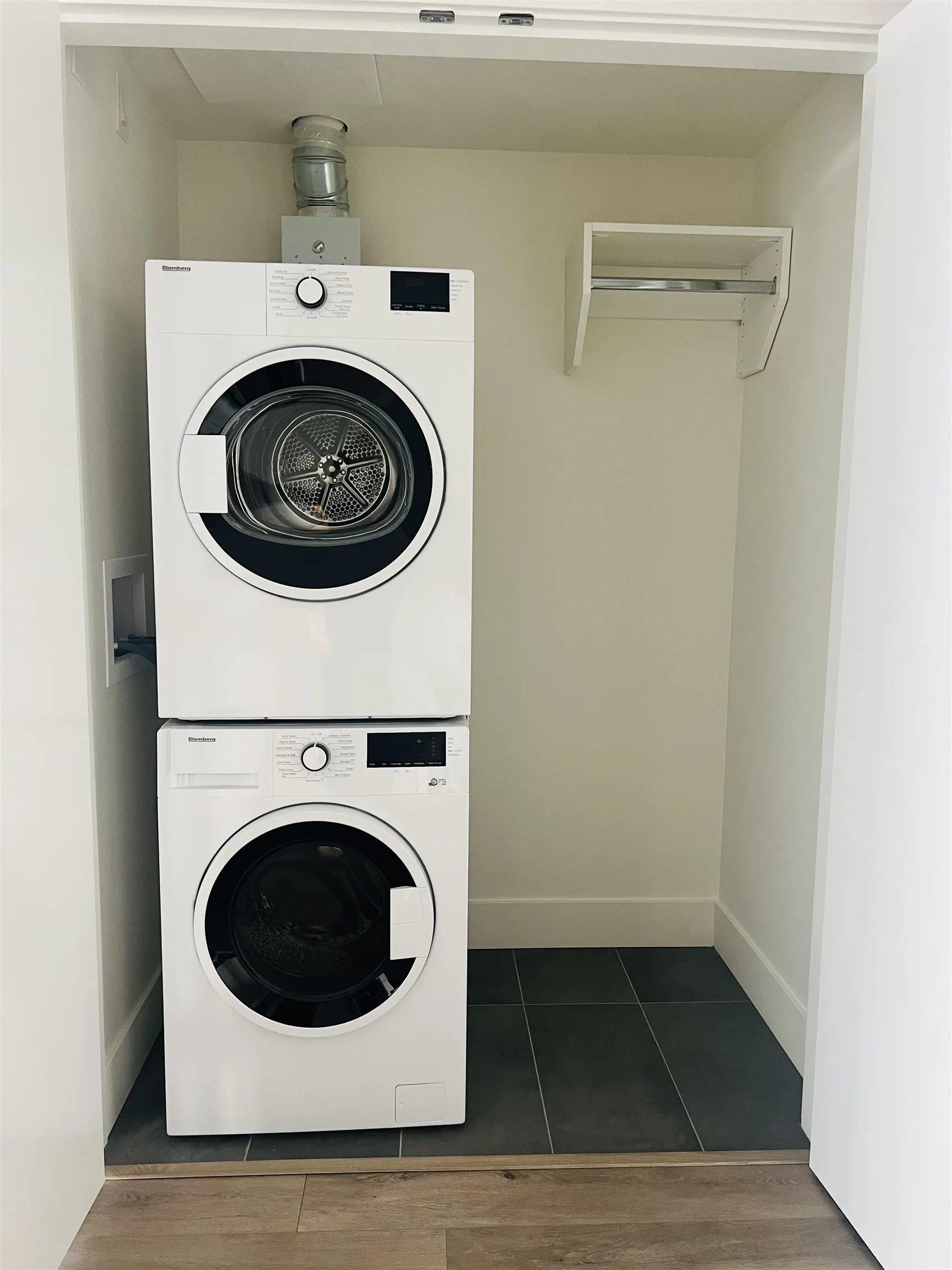 2003 10428 Whalley Boulevard