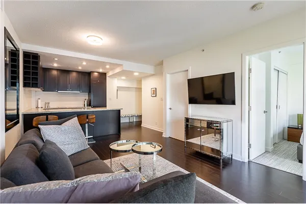 810 821 Cambie Street