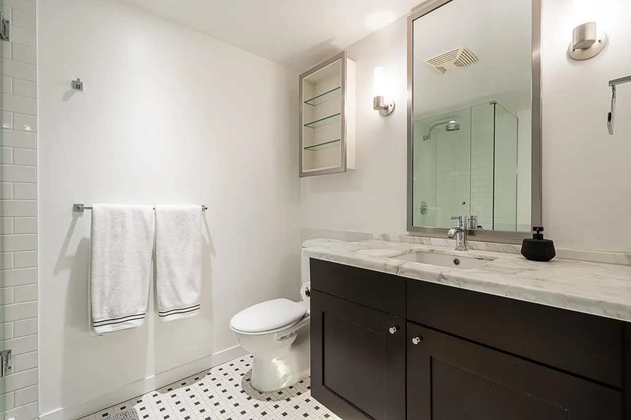 810 821 Cambie Street