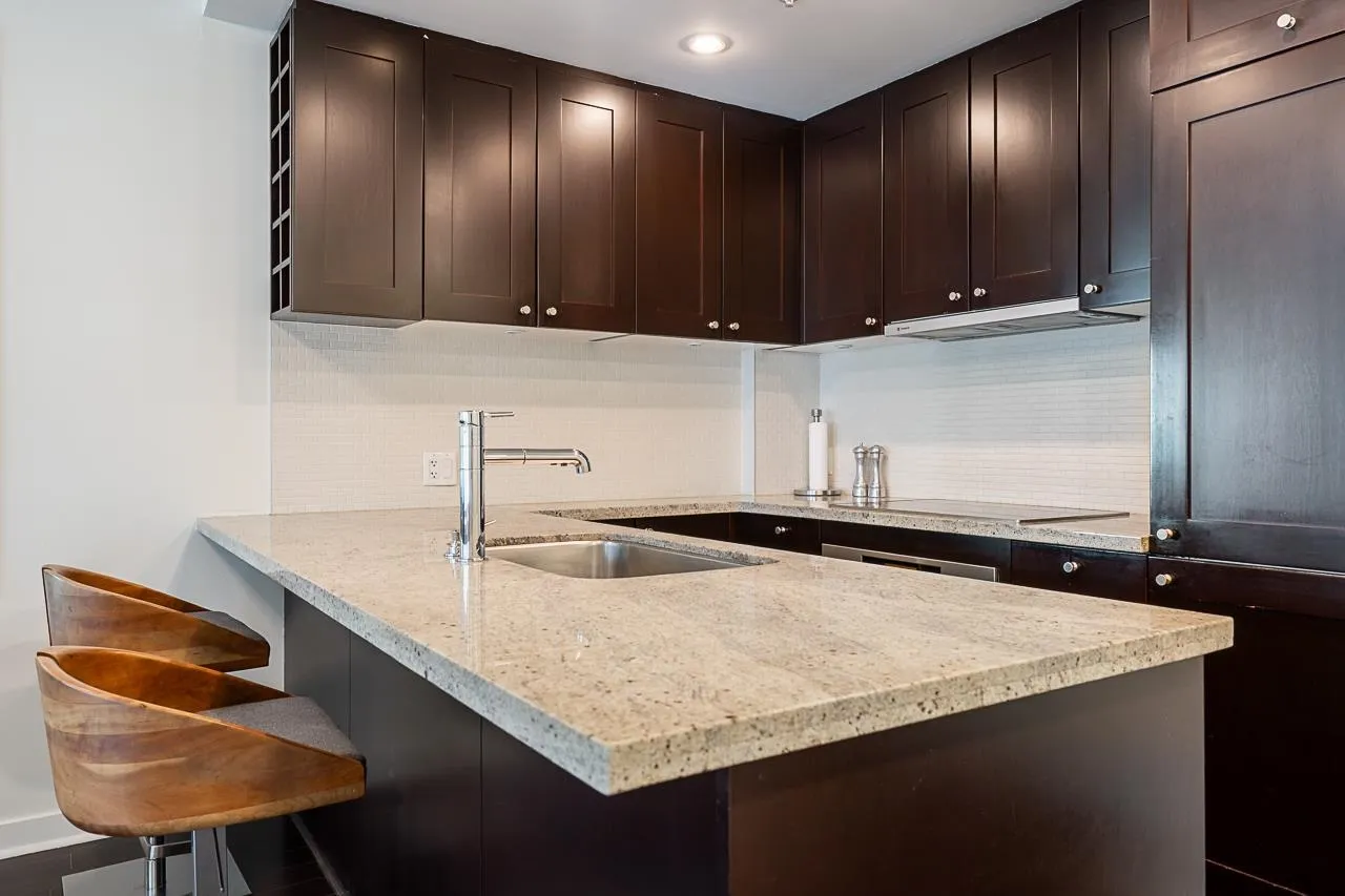 810 821 Cambie Street