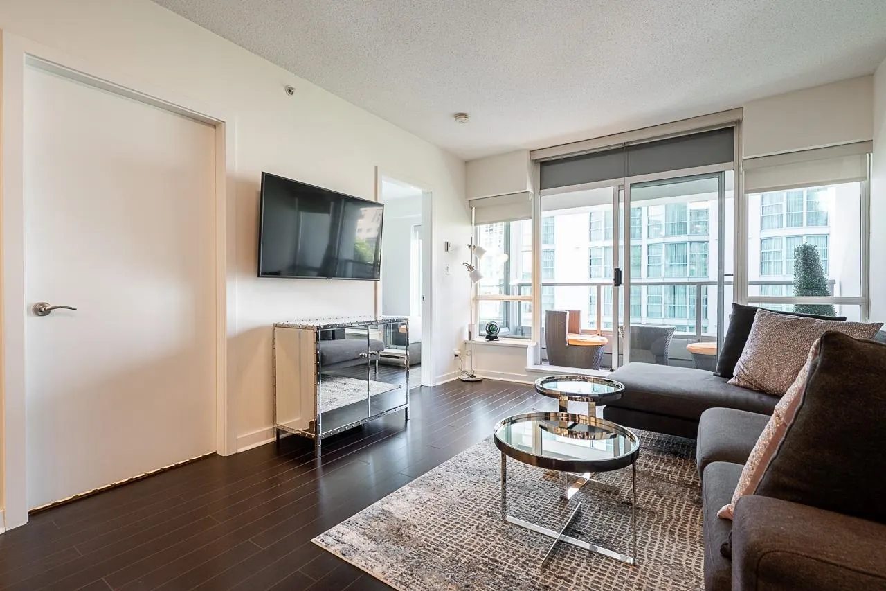 810 821 Cambie Street