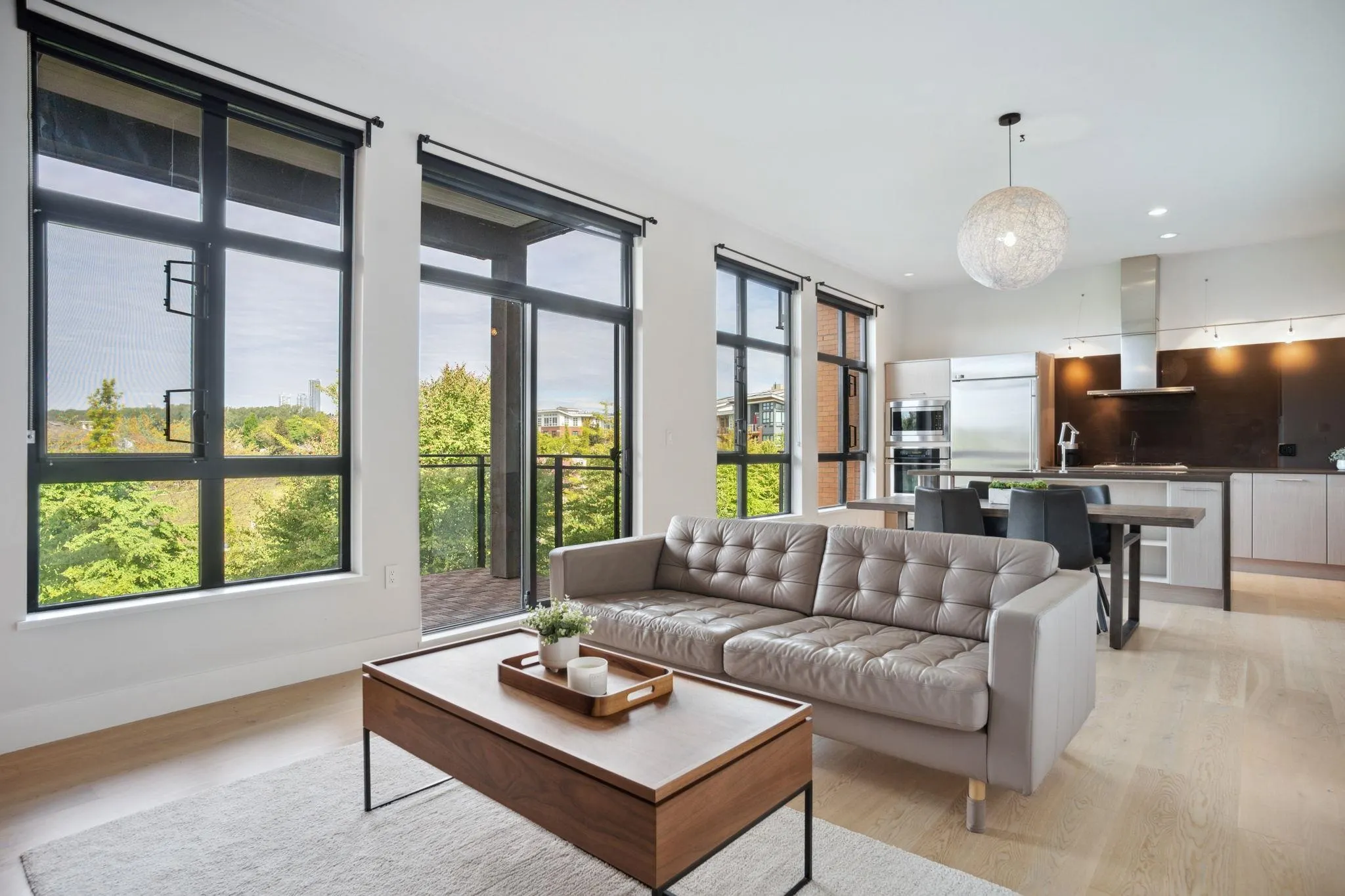 302 220 Salter Street