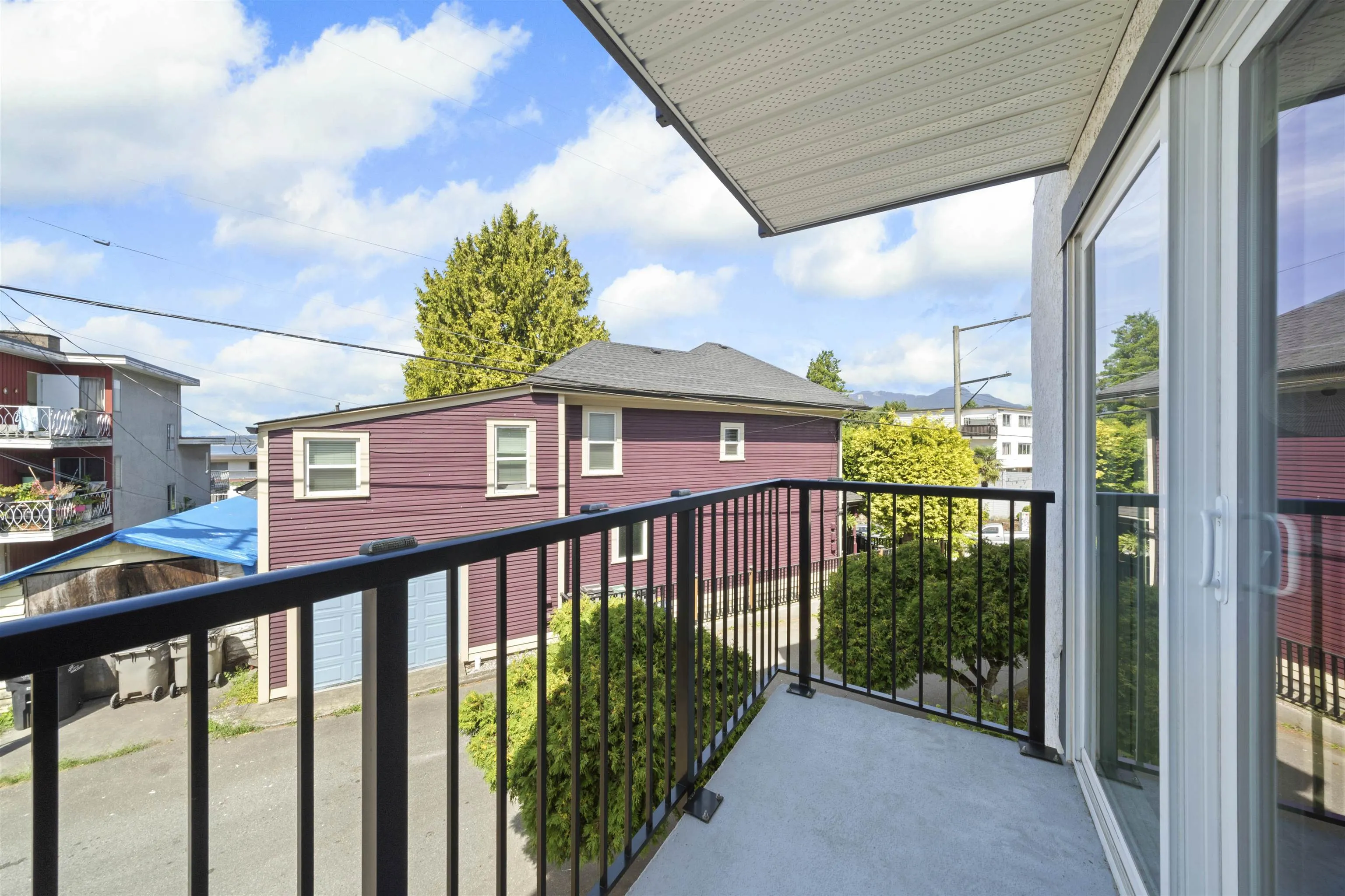 203 2244 Mcgill Street