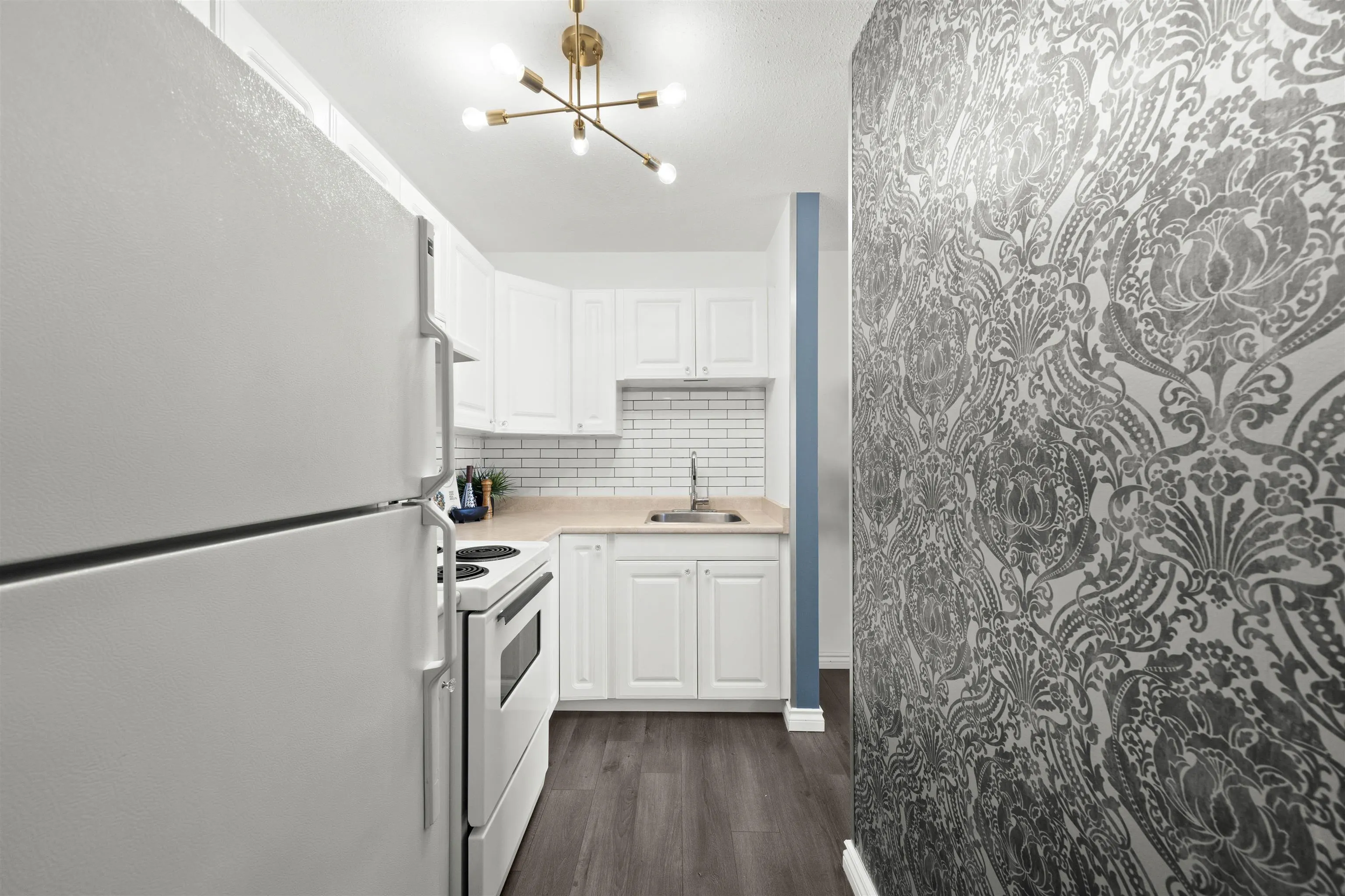 203 2244 Mcgill Street