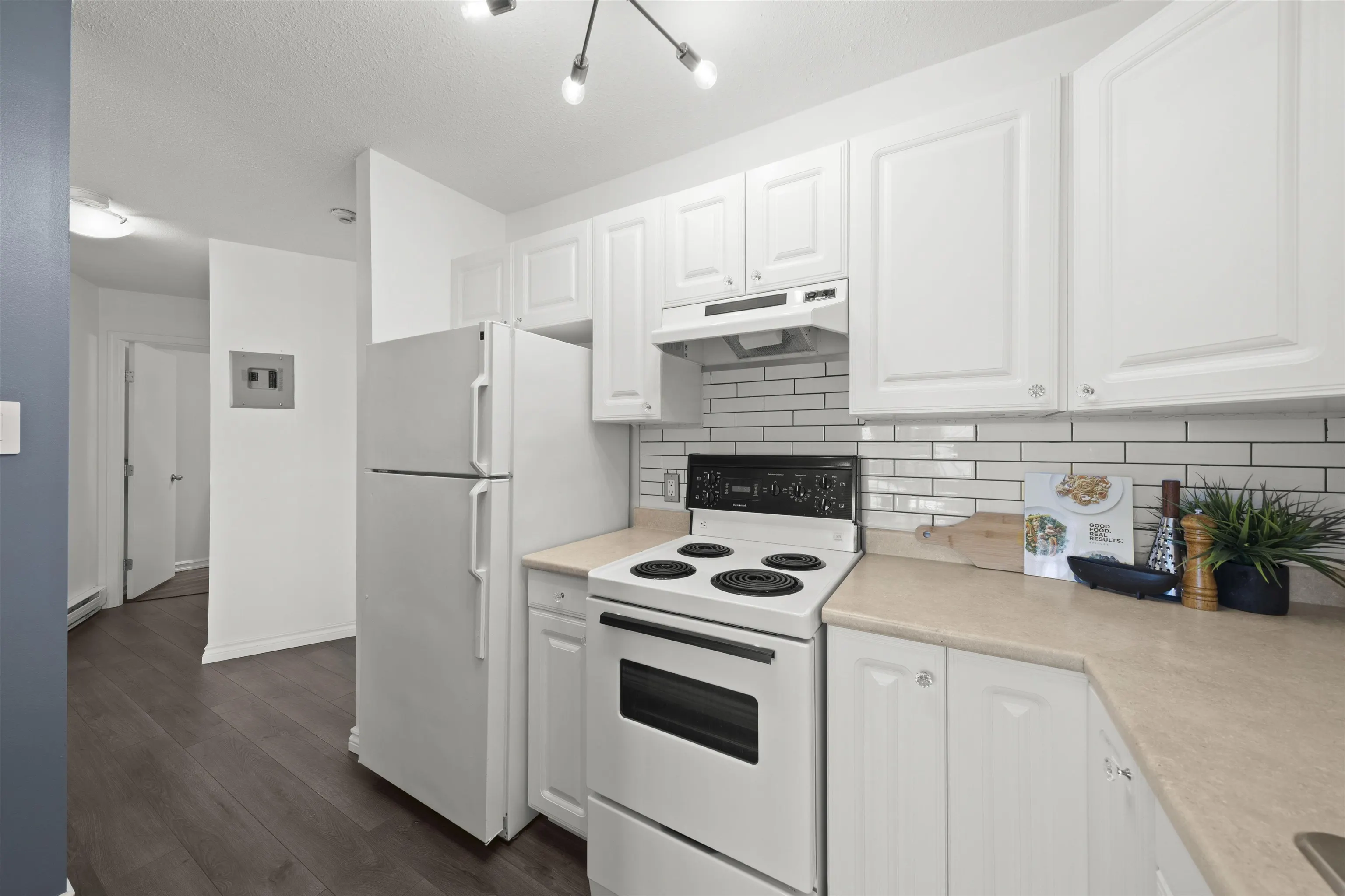 203 2244 Mcgill Street