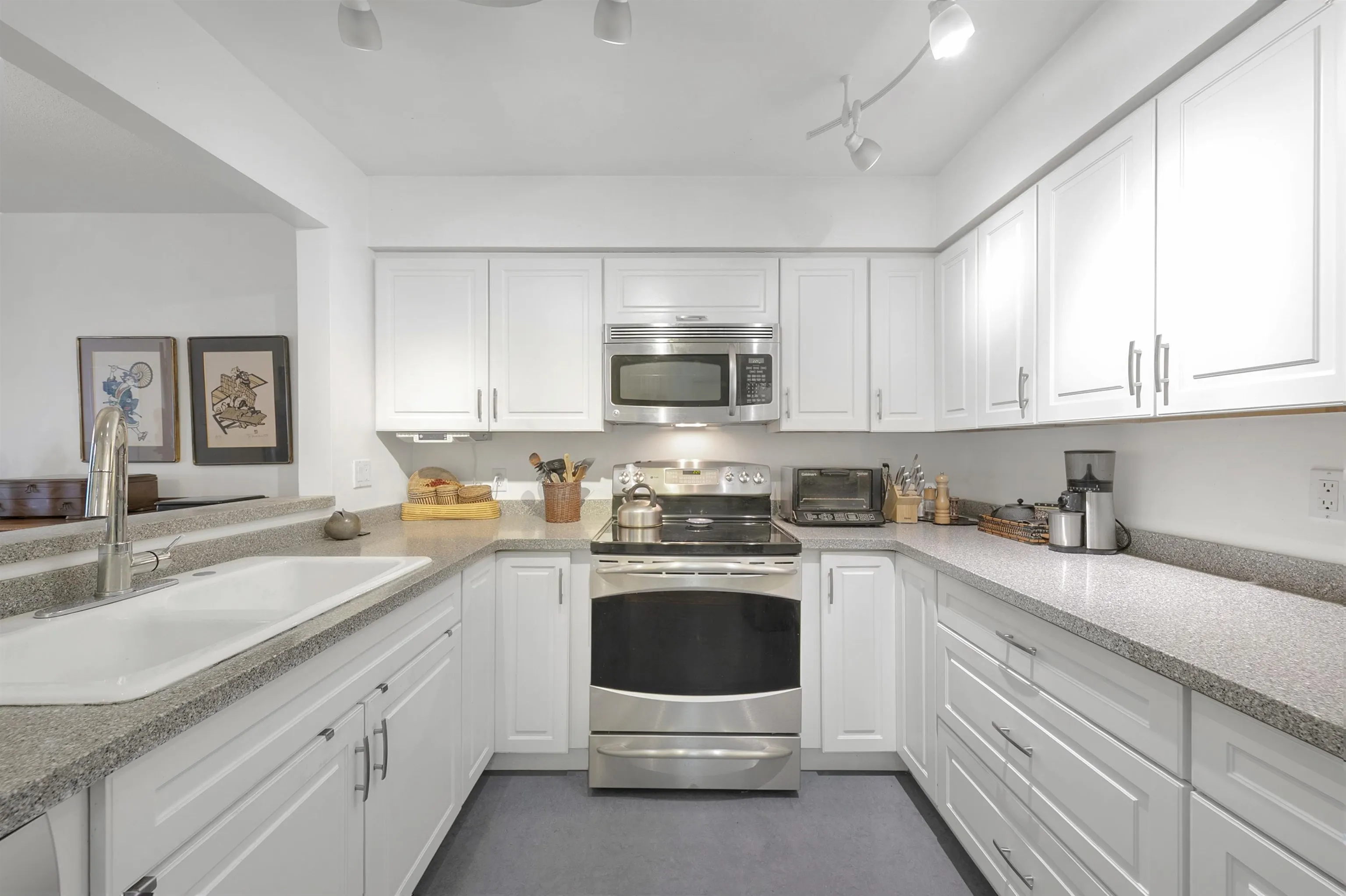 109 2288 W 12th Avenue