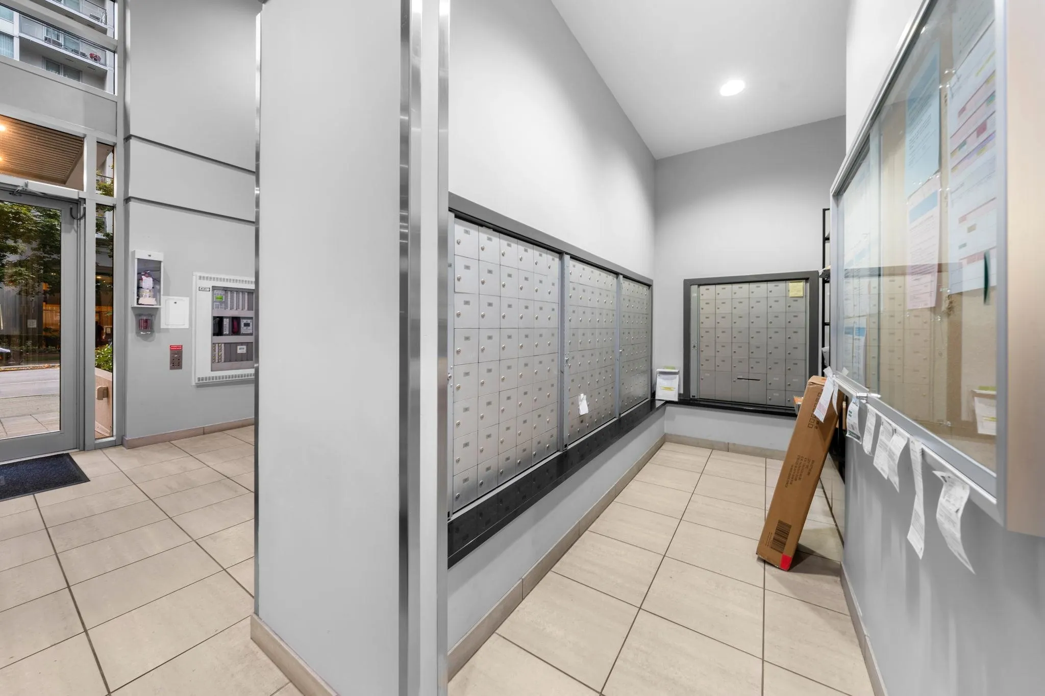 2101 1001 Richards Street