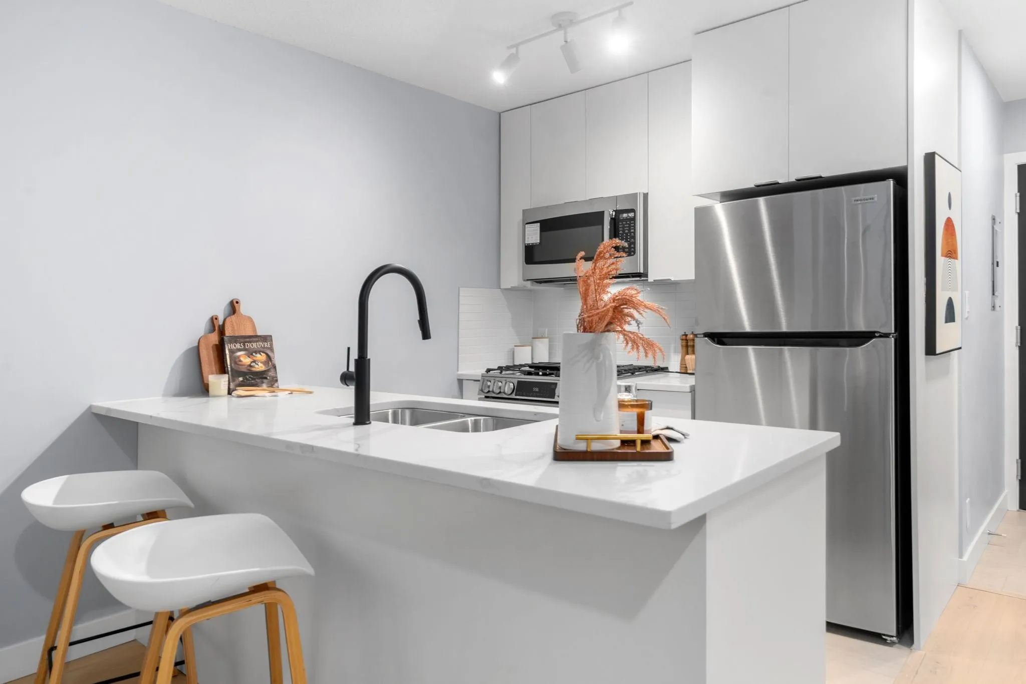 2101 1001 Richards Street