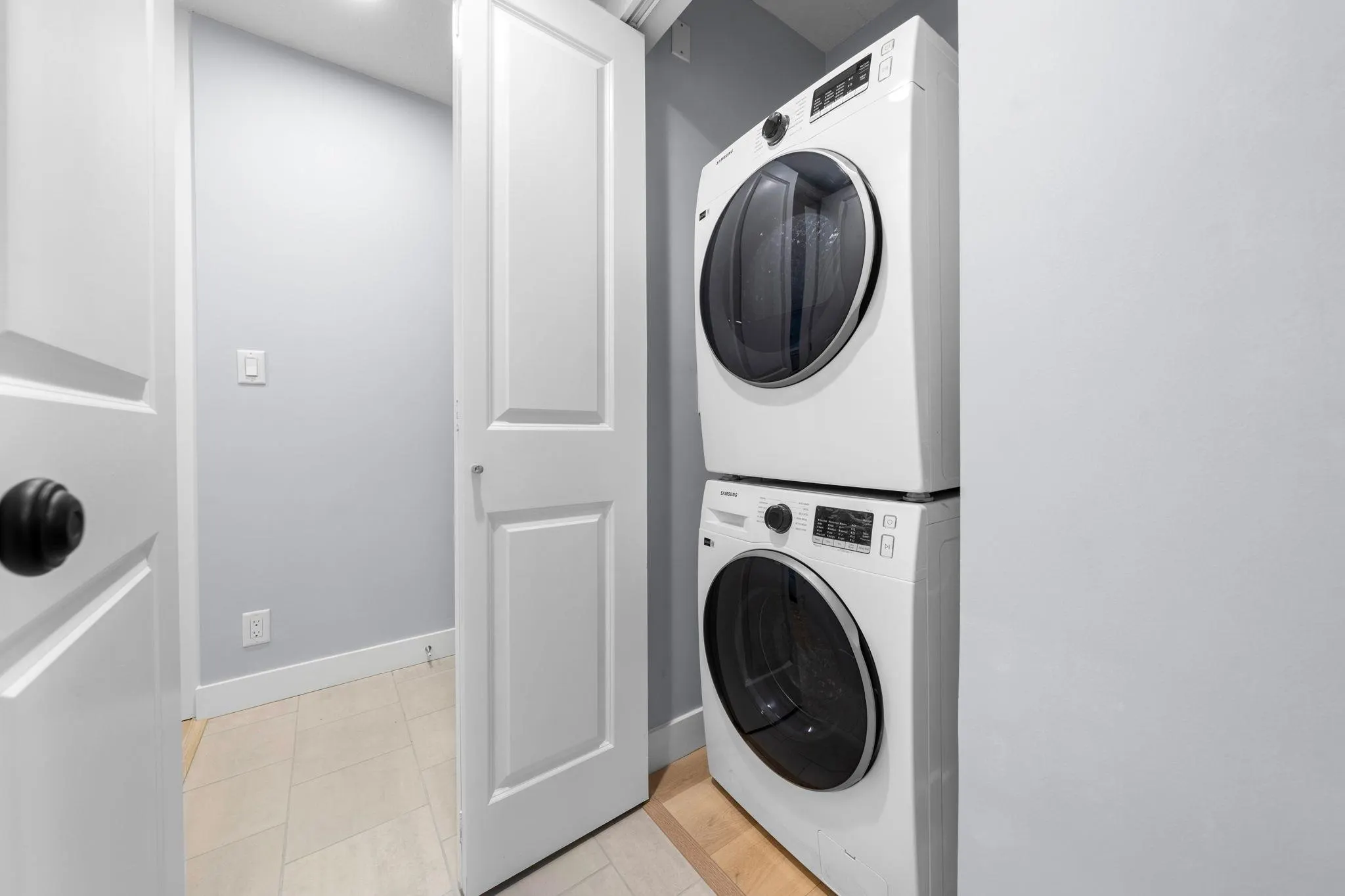 2101 1001 Richards Street