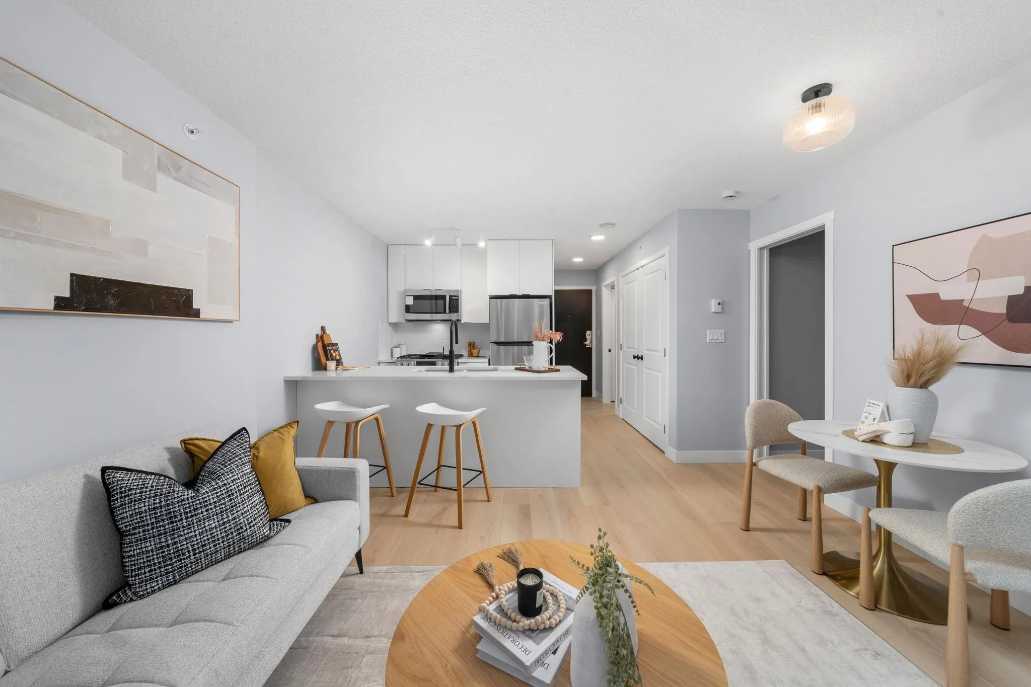 2101 1001 Richards Street