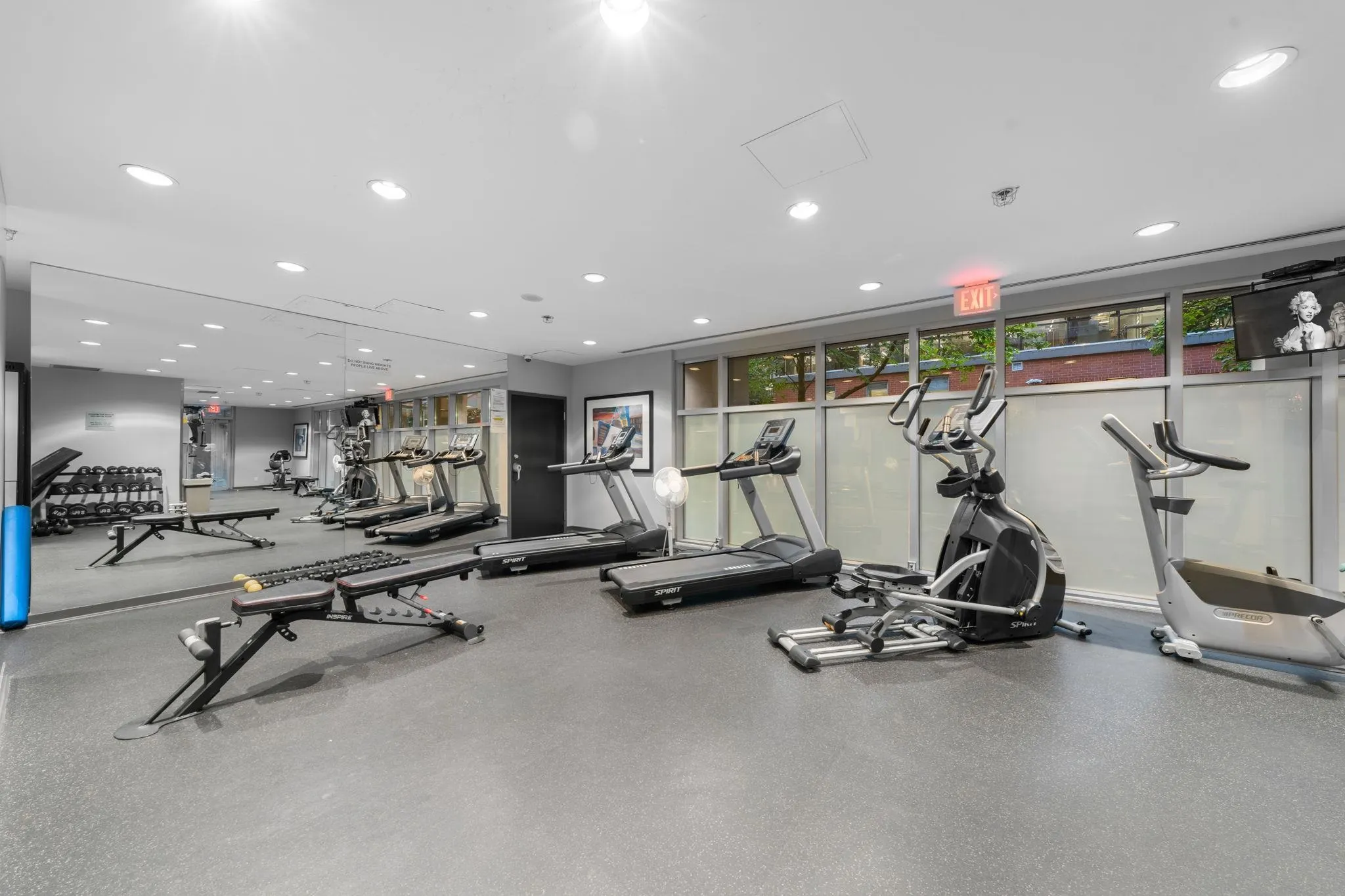 2101 1001 Richards Street