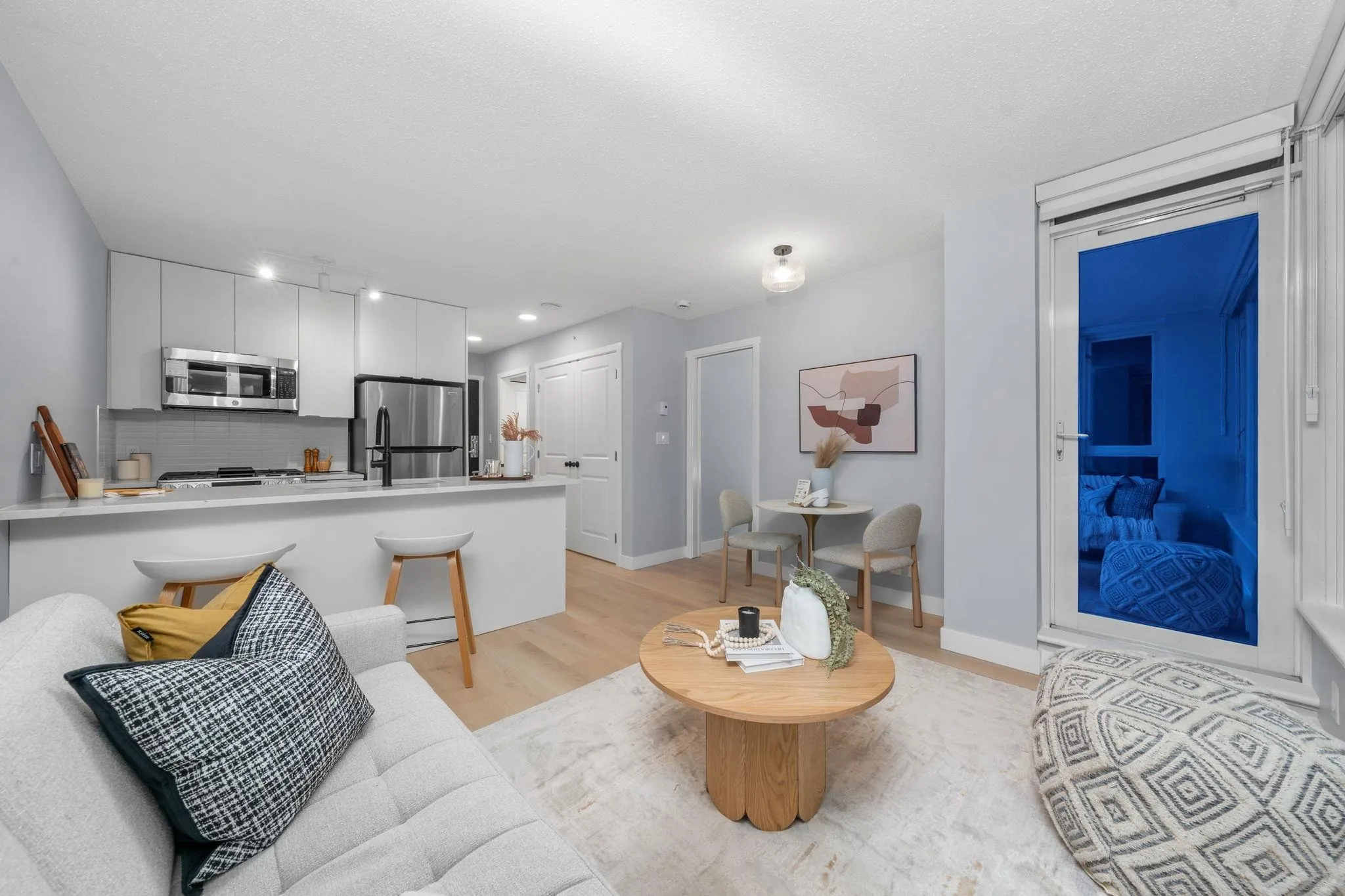 2101 1001 Richards Street