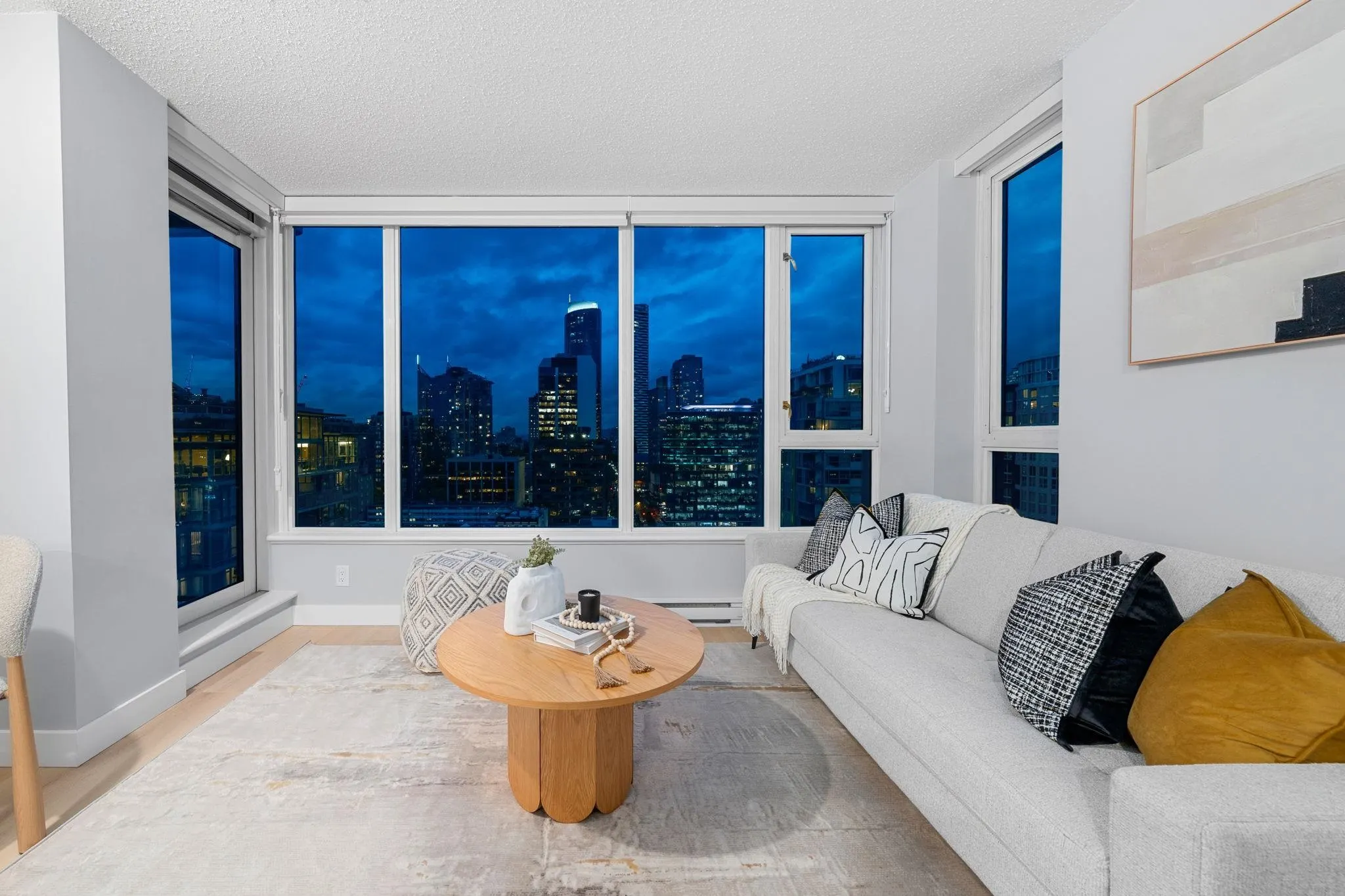 2101 1001 Richards Street