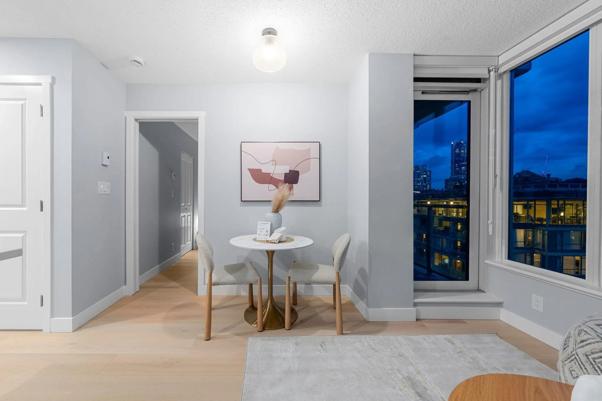 2101 1001 Richards Street