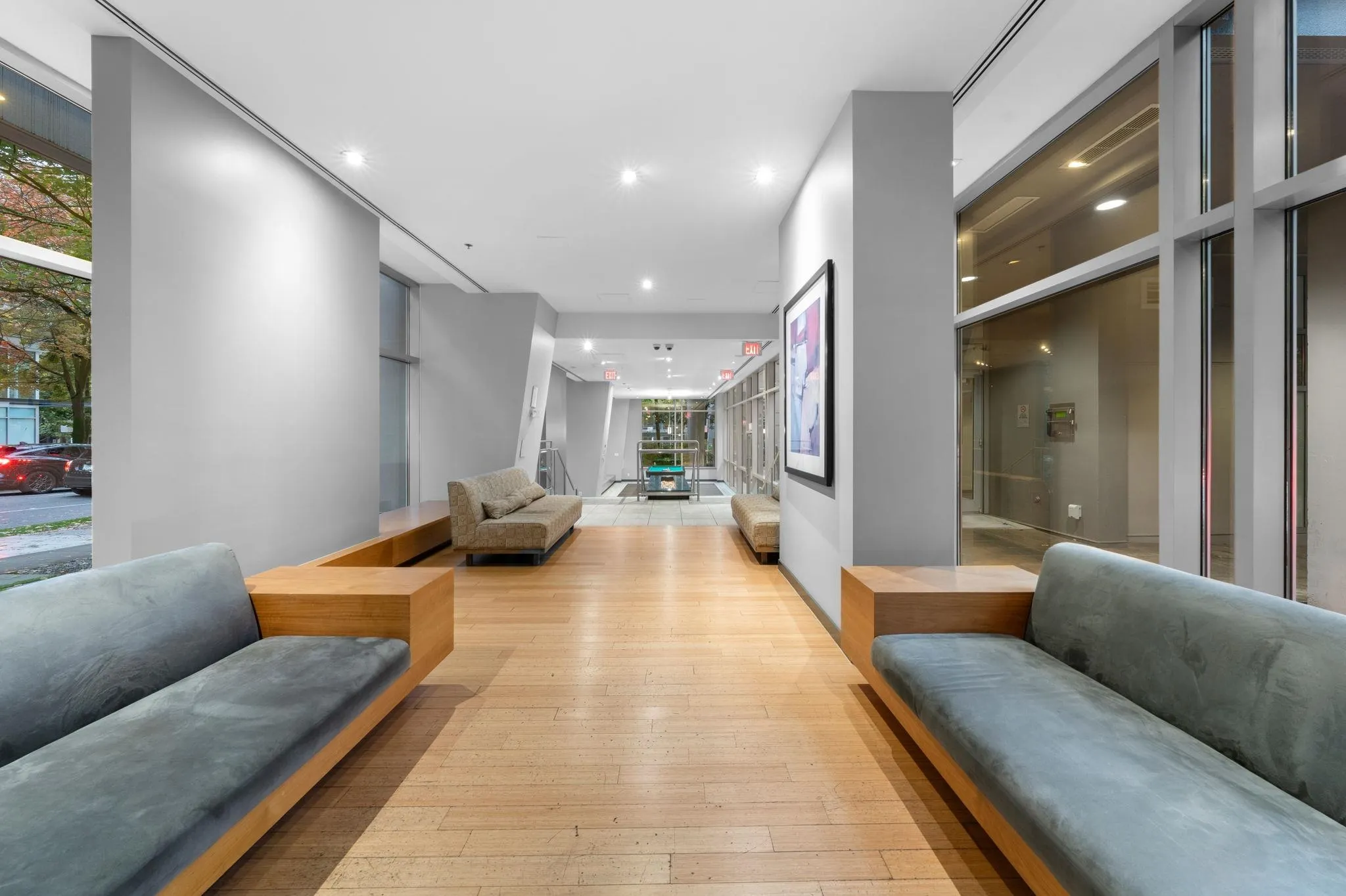 2101 1001 Richards Street