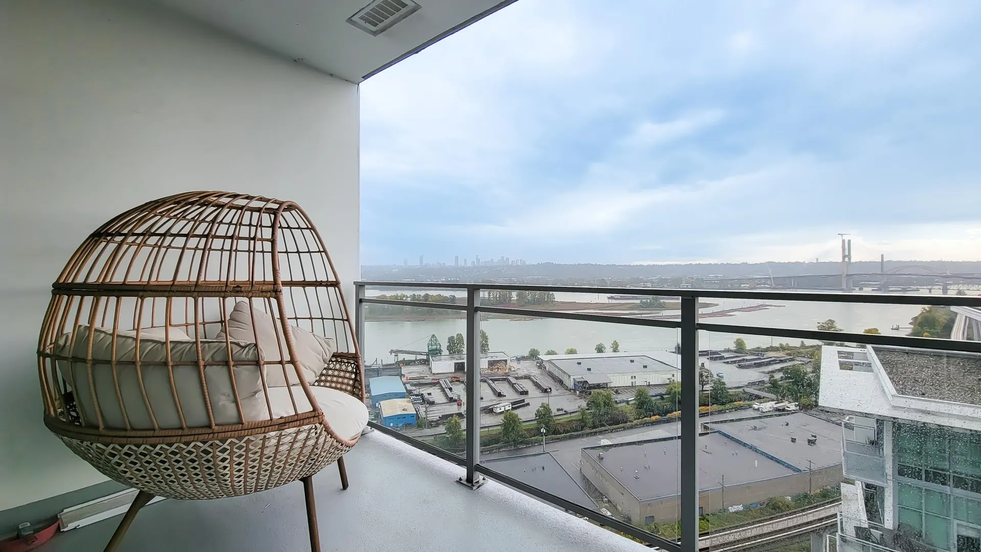 2101 258 Nelson's Court