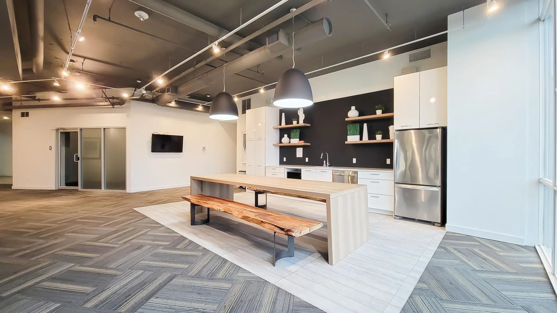 2101 258 Nelson's Court