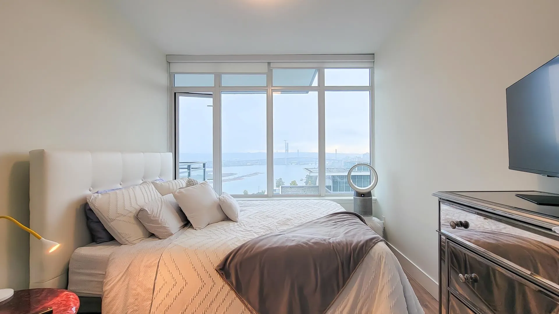 2101 258 Nelson's Court