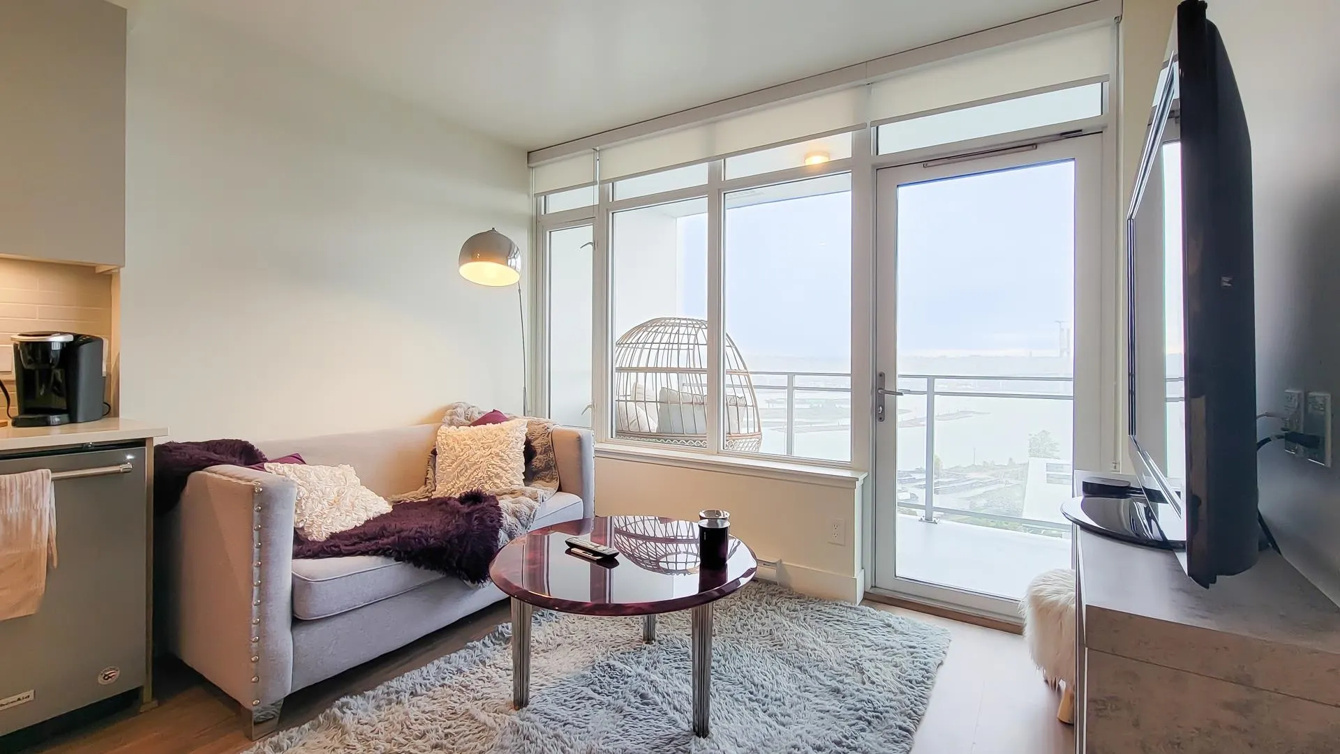 2101 258 Nelson's Court