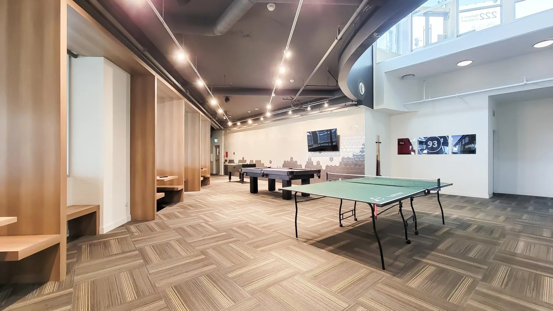 2101 258 Nelson's Court