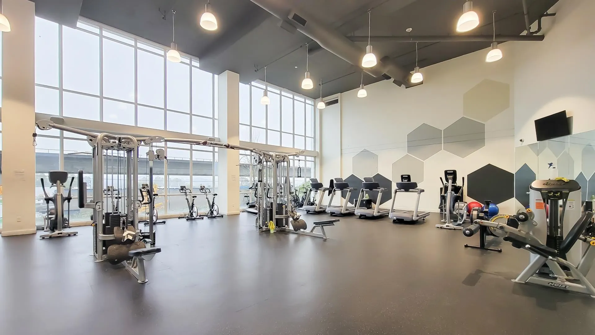 2101 258 Nelson's Court