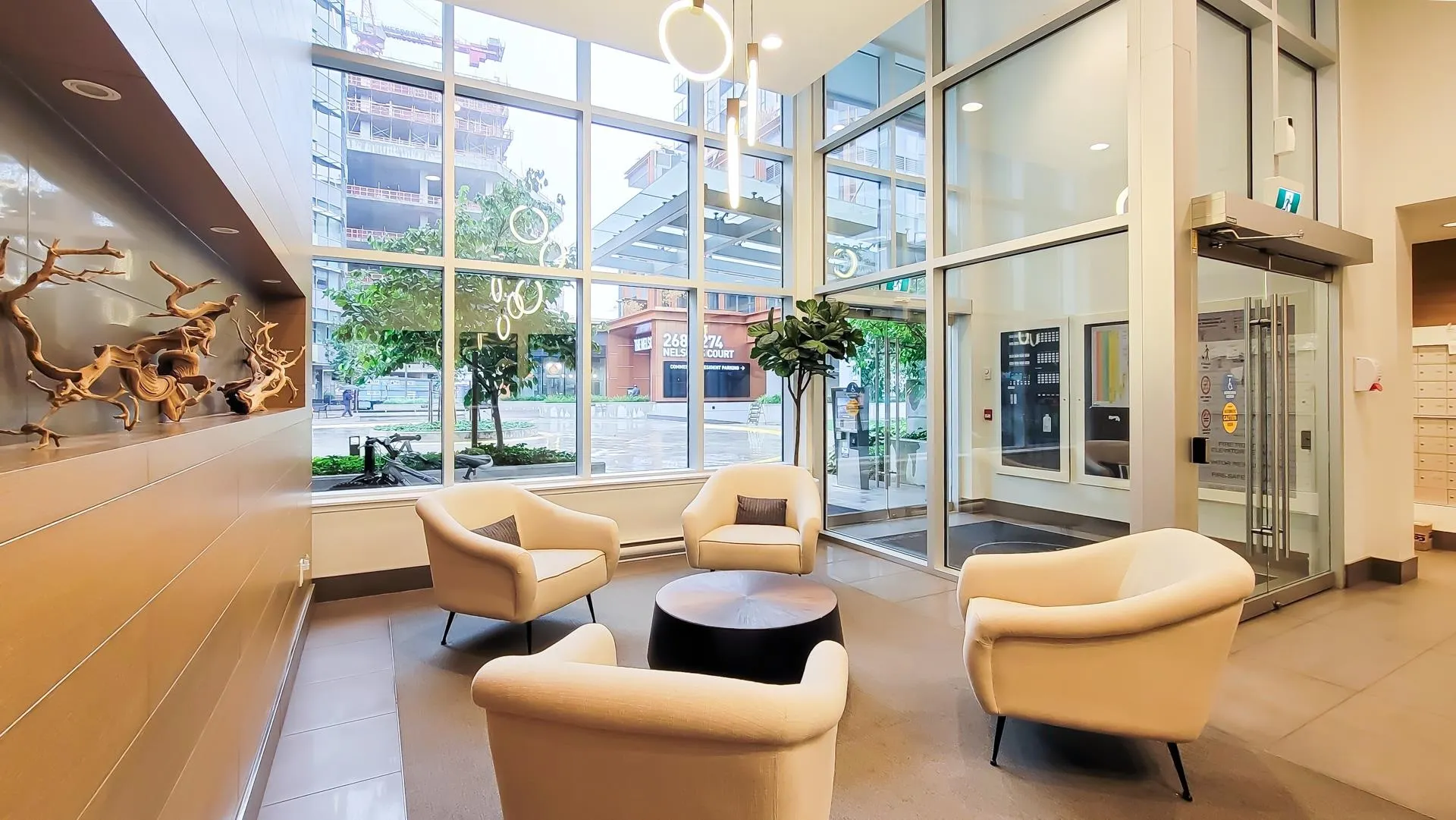 2101 258 Nelson's Court