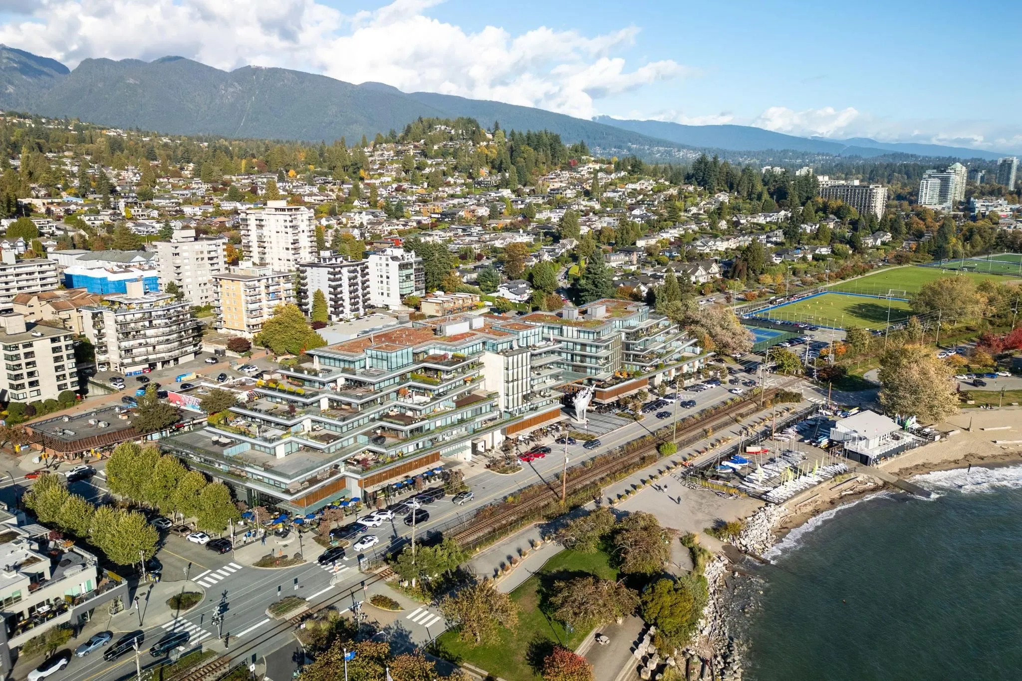 209 1355 Bellevue Avenue