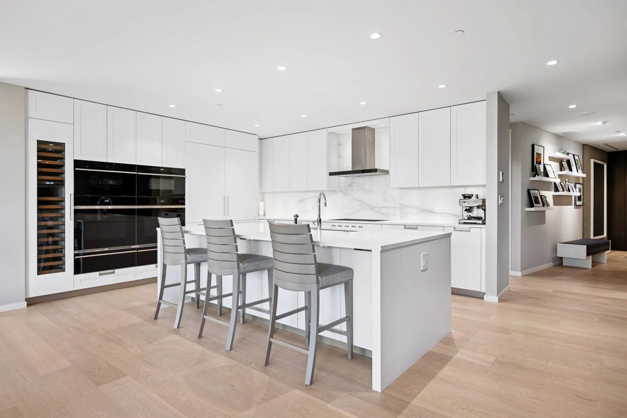 209 1355 Bellevue Avenue