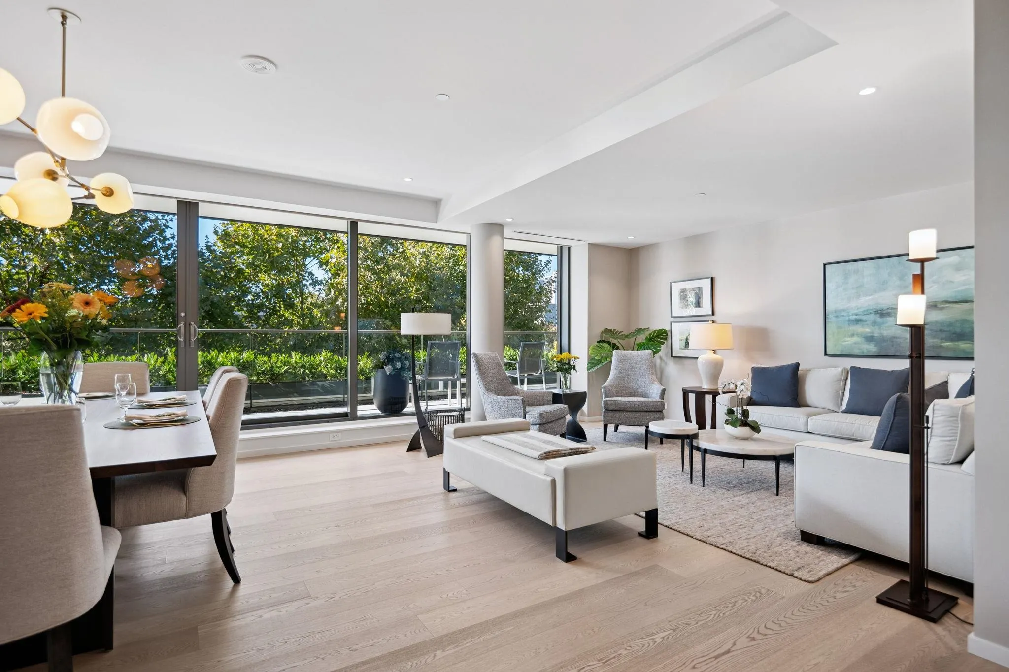 209 1355 Bellevue Avenue