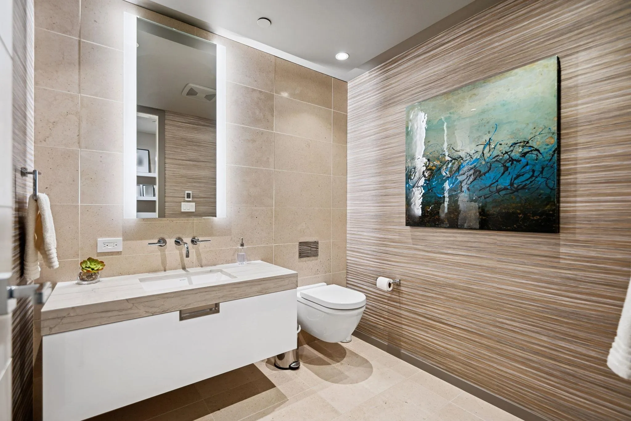 209 1355 Bellevue Avenue