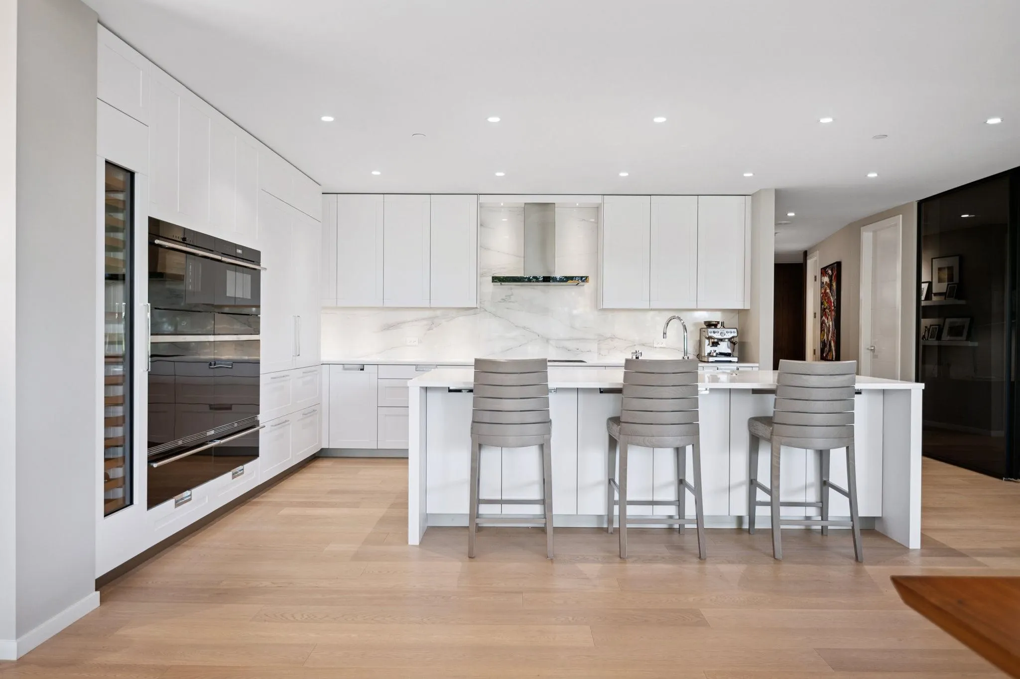 209 1355 Bellevue Avenue