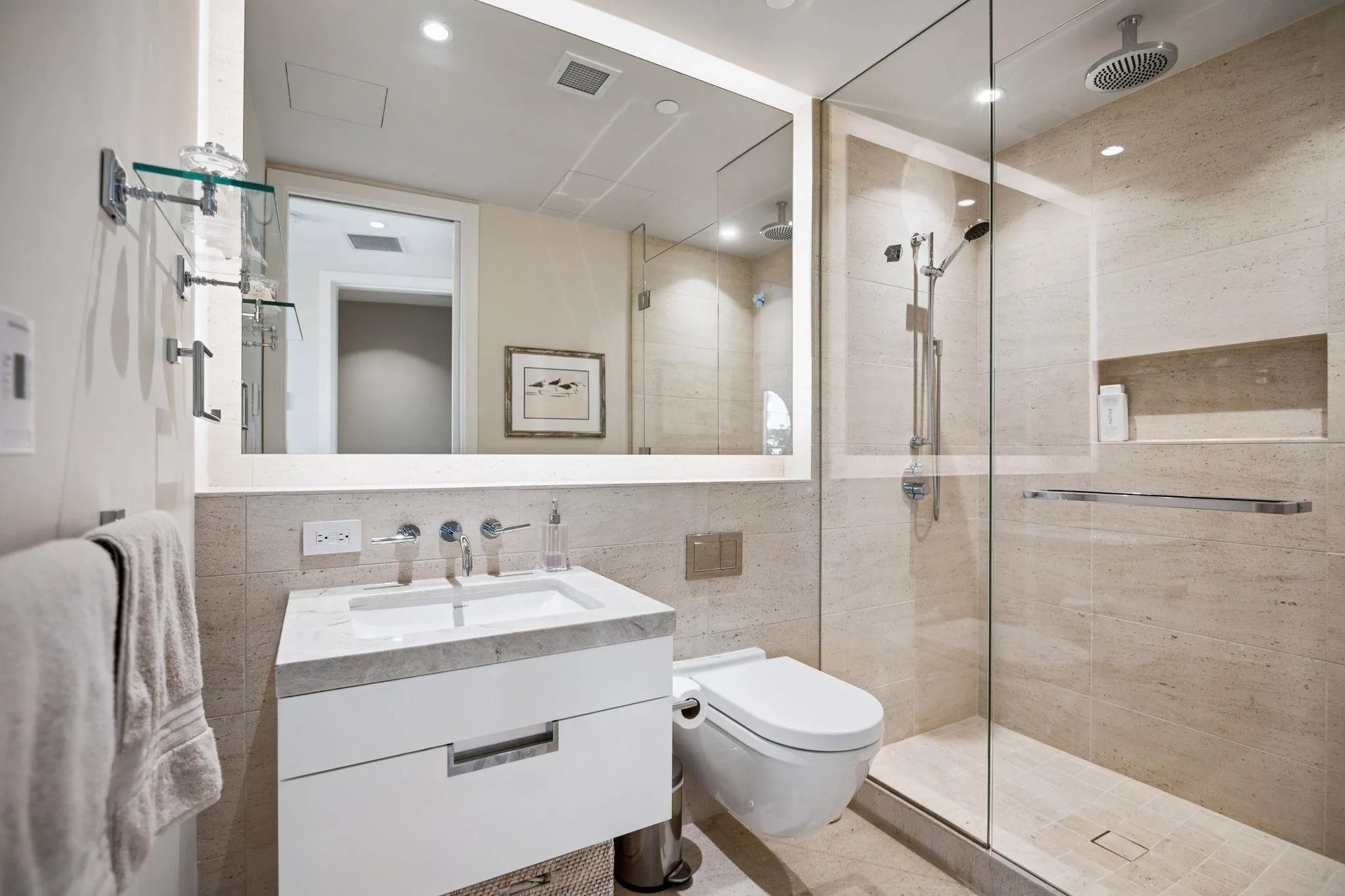 209 1355 Bellevue Avenue