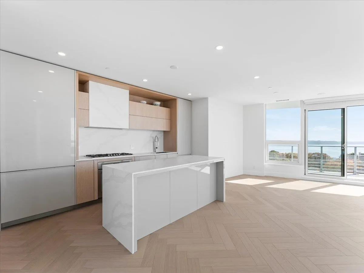 705 1342 Johnston Road