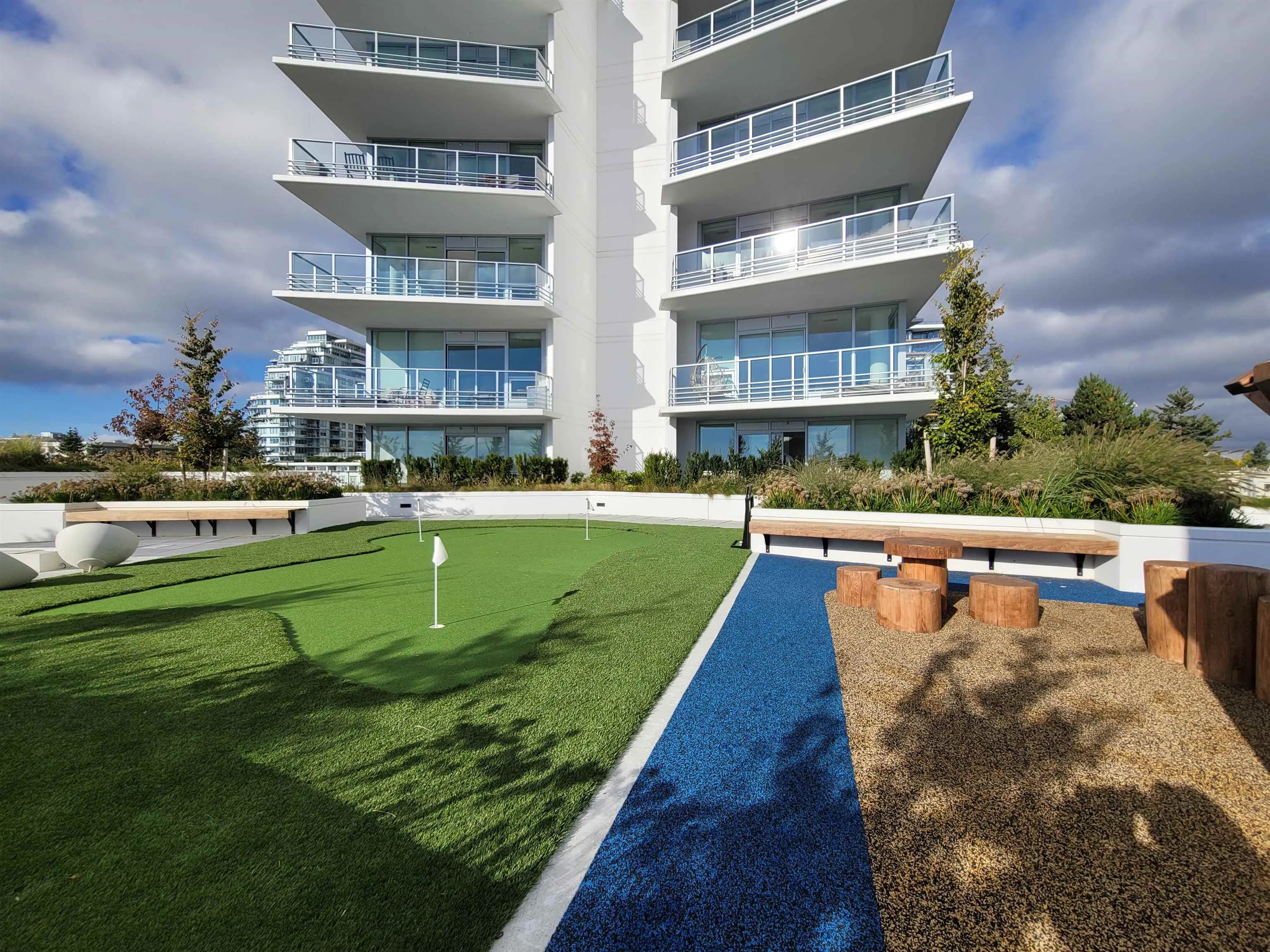 705 1342 Johnston Road