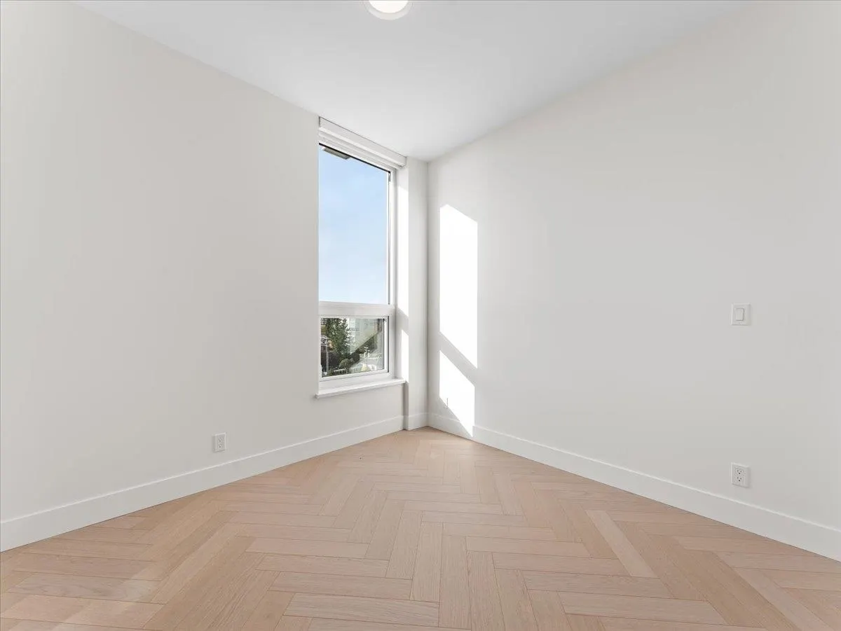 705 1342 Johnston Road